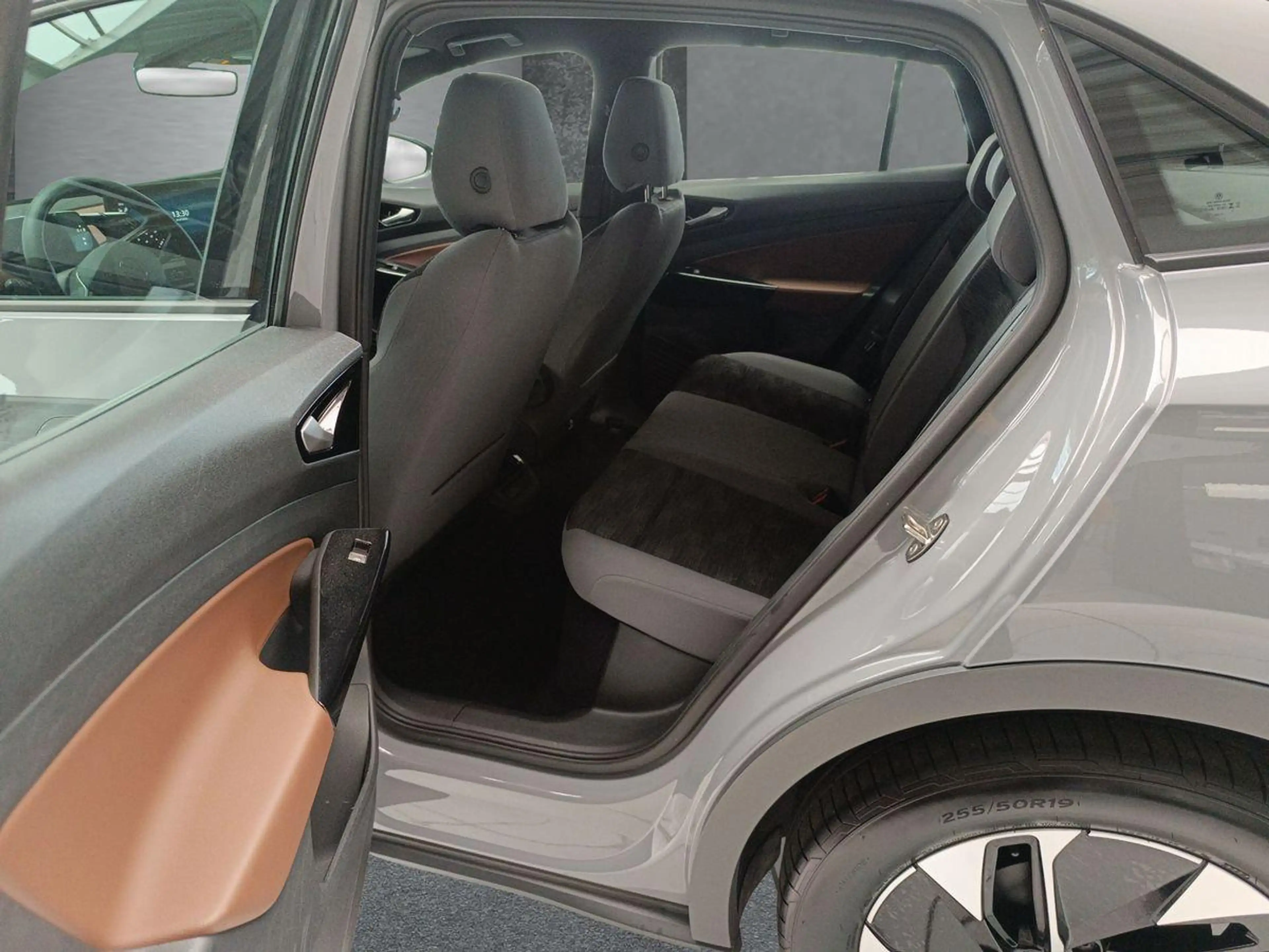 Volkswagen ID.5 77KWh "PRO" 174 PS NAVI+AHK+PDC+ — photo 13