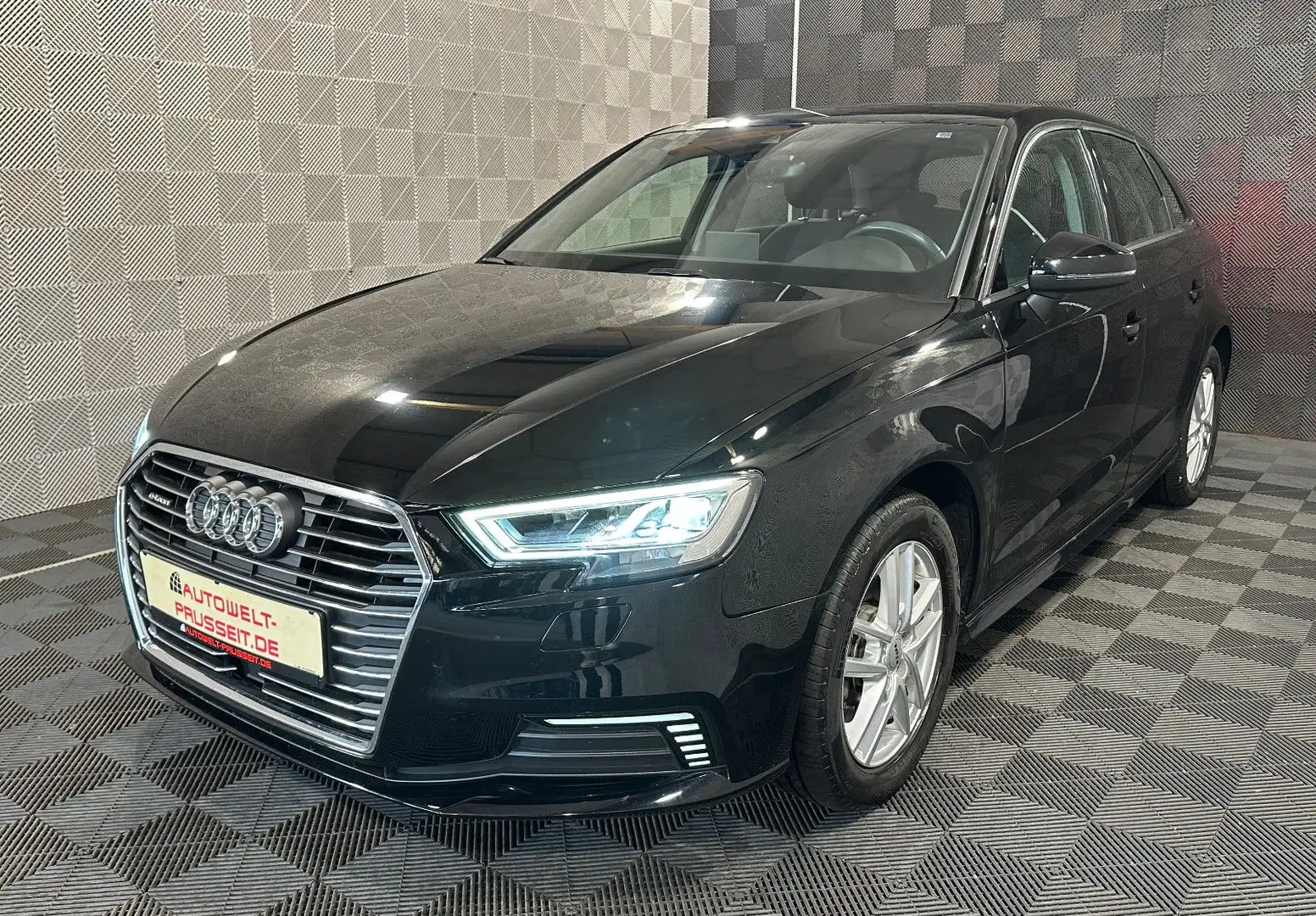Audi A3 SB 40 e-tron*CONNECT*LED-PDC-KEYFREE-SHZ-NAVI Schwarz - 1