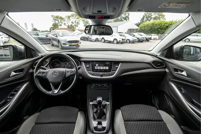 Opel Grandland X view 6