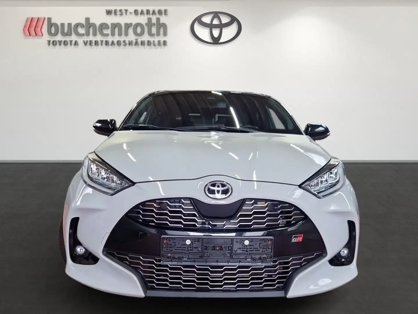Toyota Yaris Hybrid GR Sport +JBL+Navi+Allwetterräder Grijs - 2