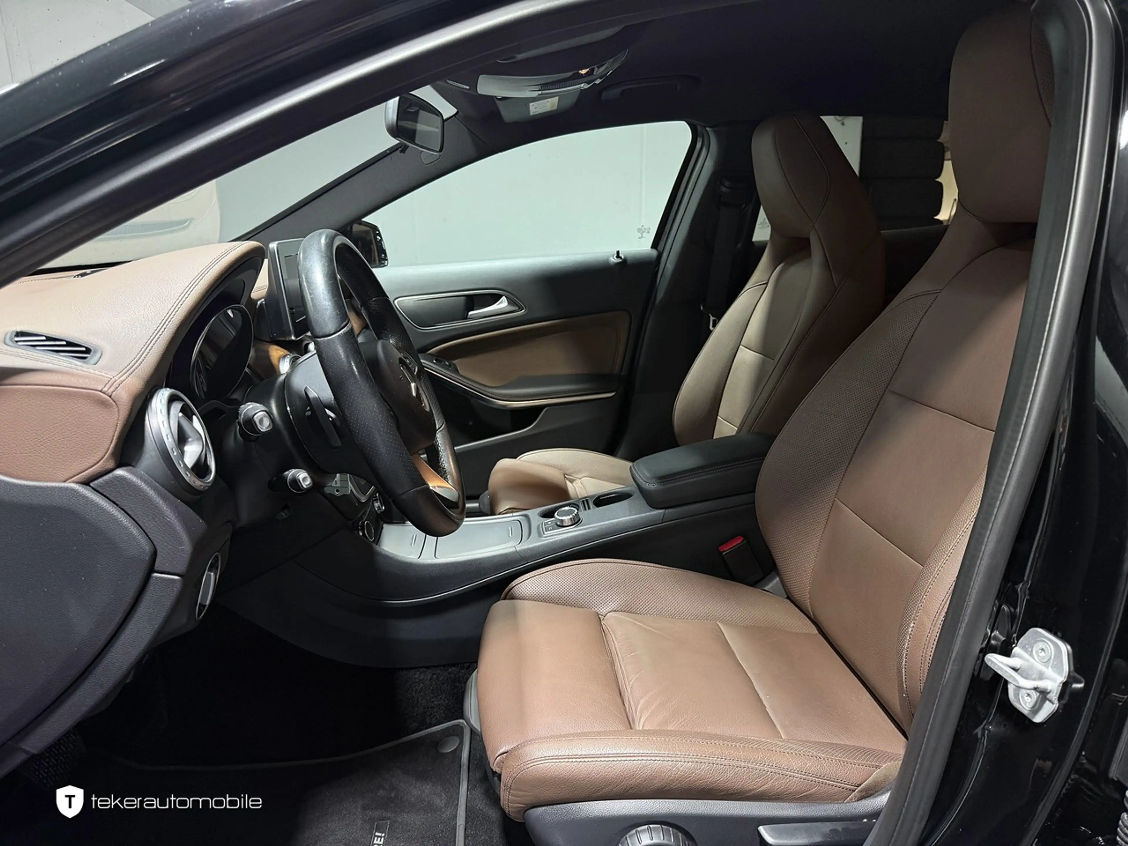Mercedes-Benz GLA 220 d Score *AHK*Aut.*Navi*Leder*Xenon* — photo 7