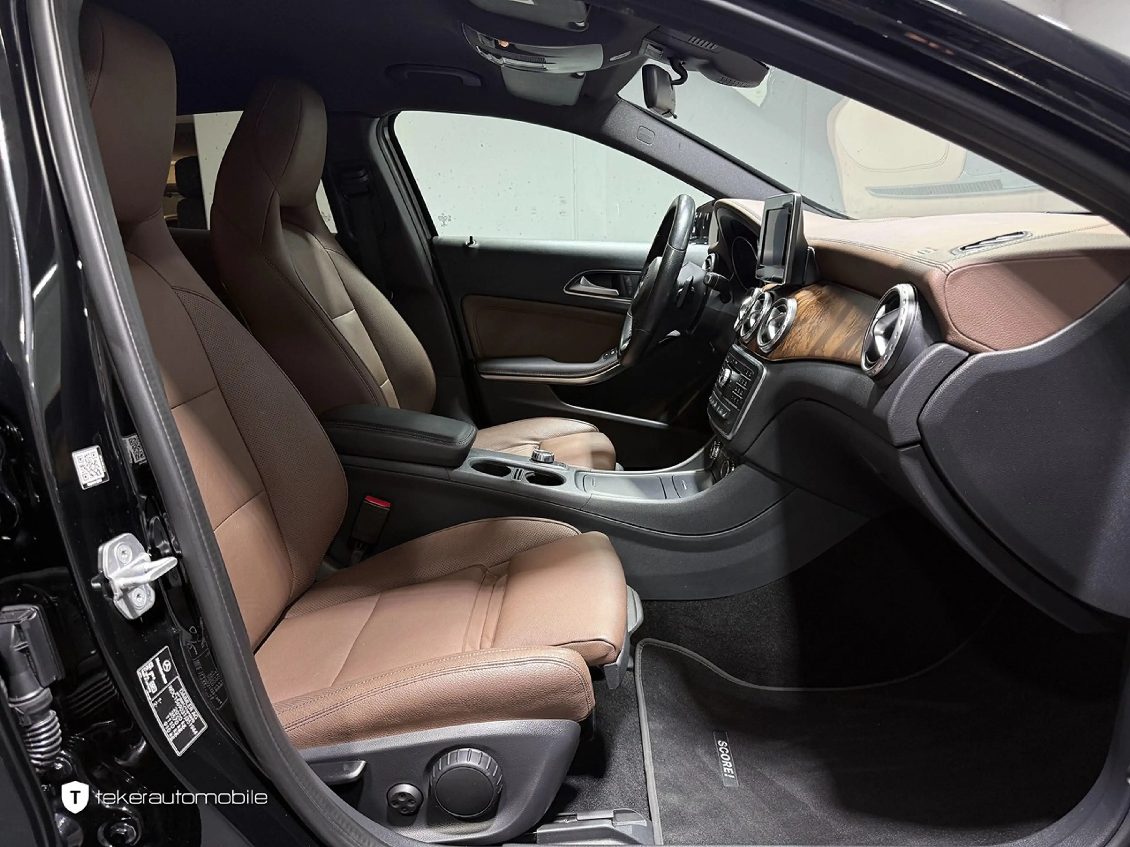 Mercedes-Benz GLA 220 d Score *AHK*Aut.*Navi*Leder*Xenon* — photo 10