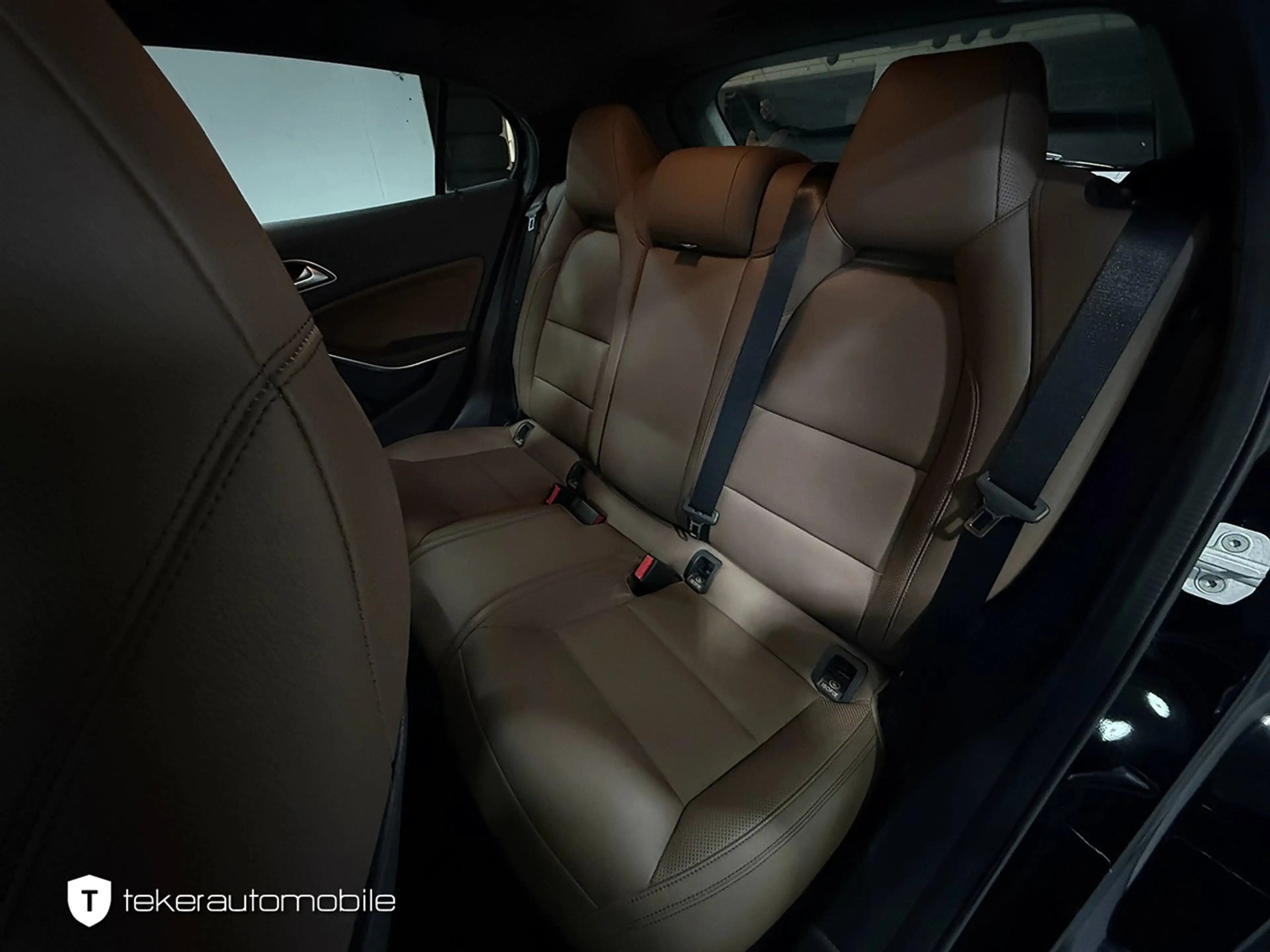 Mercedes-Benz GLA 220 d Score *AHK*Aut.*Navi*Leder*Xenon* — photo 8