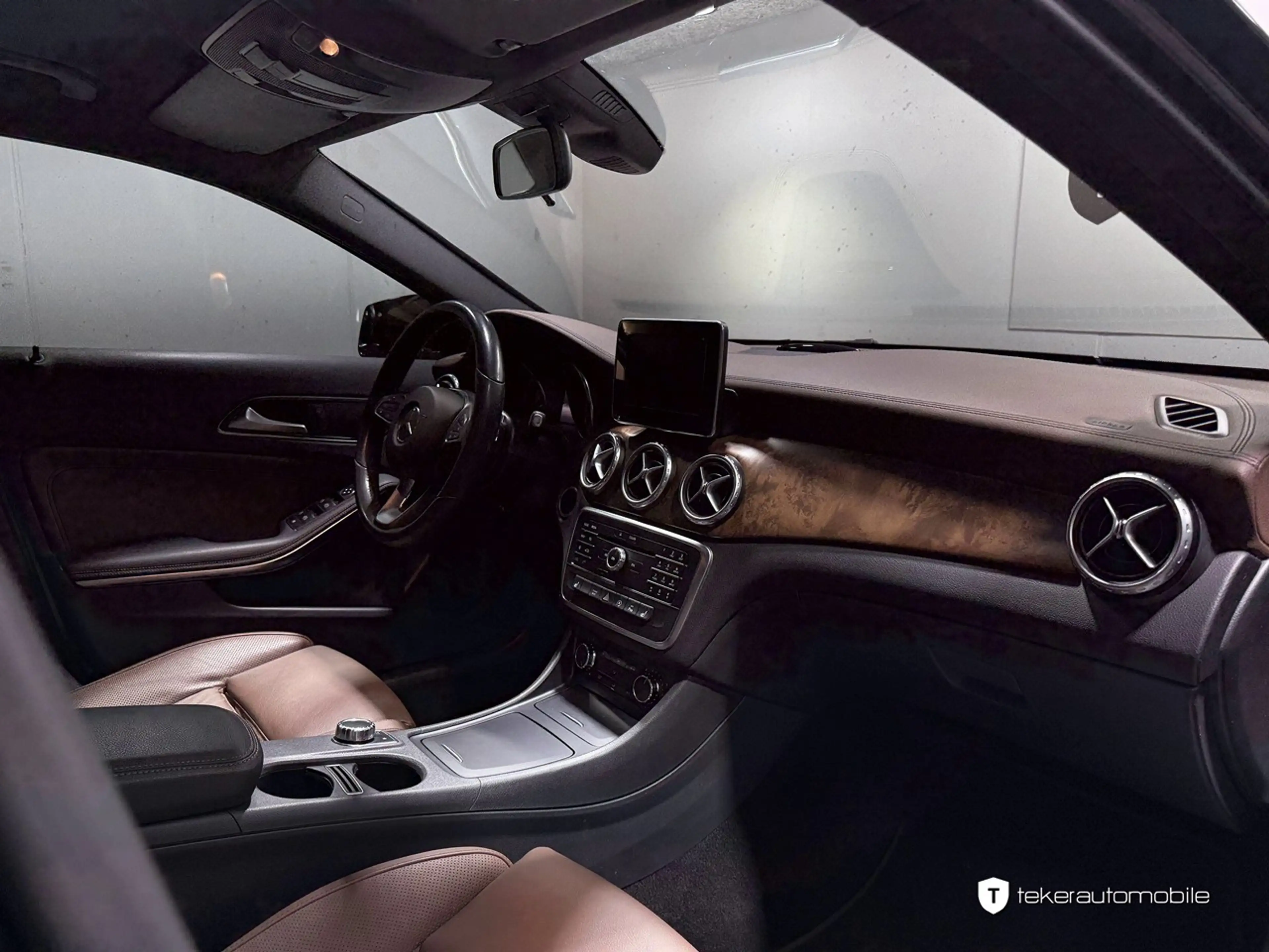 Mercedes-Benz GLA 220 d Score *AHK*Aut.*Navi*Leder*Xenon* — photo 11