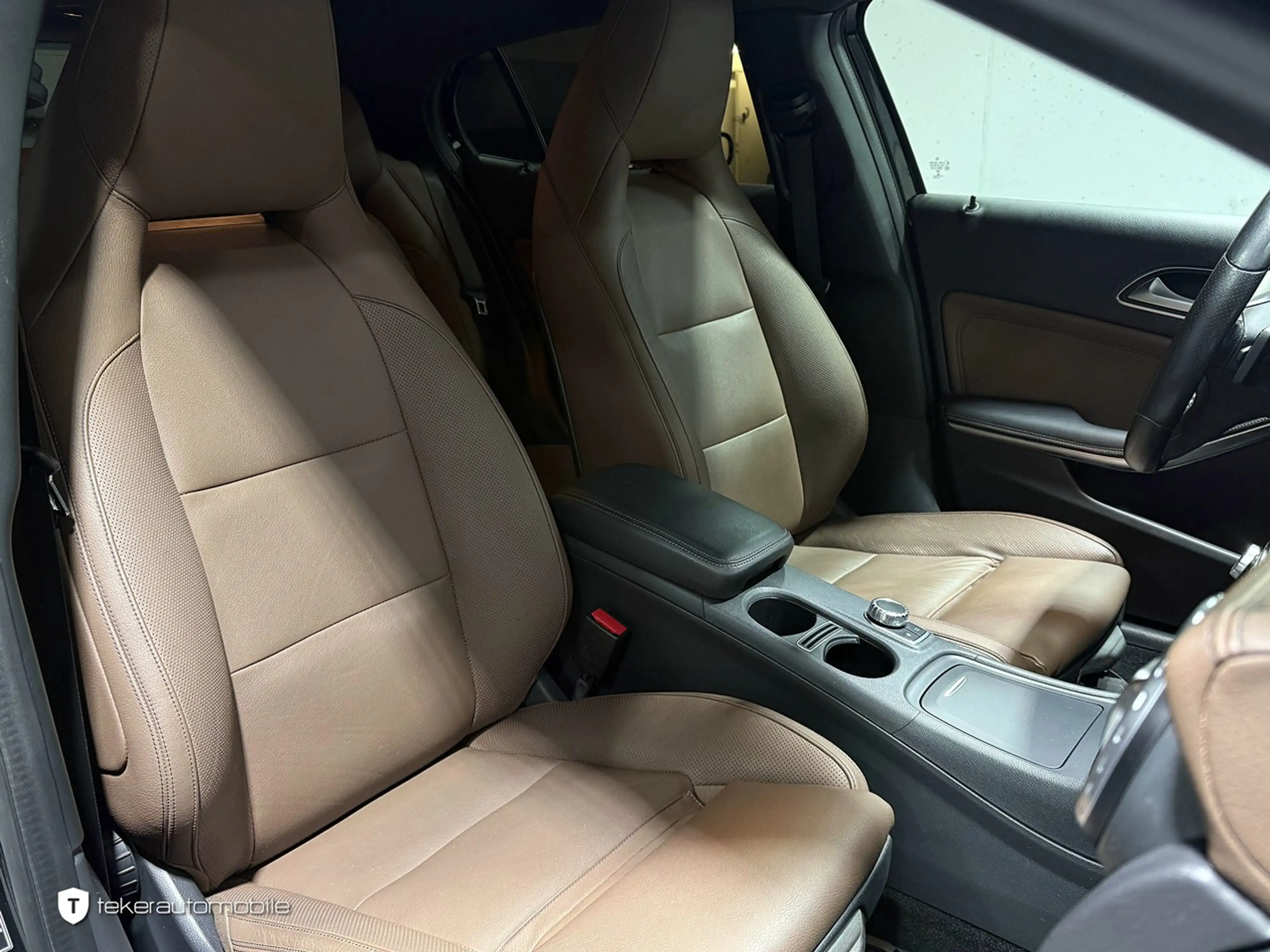 Mercedes-Benz GLA 220 d Score *AHK*Aut.*Navi*Leder*Xenon* — photo 9