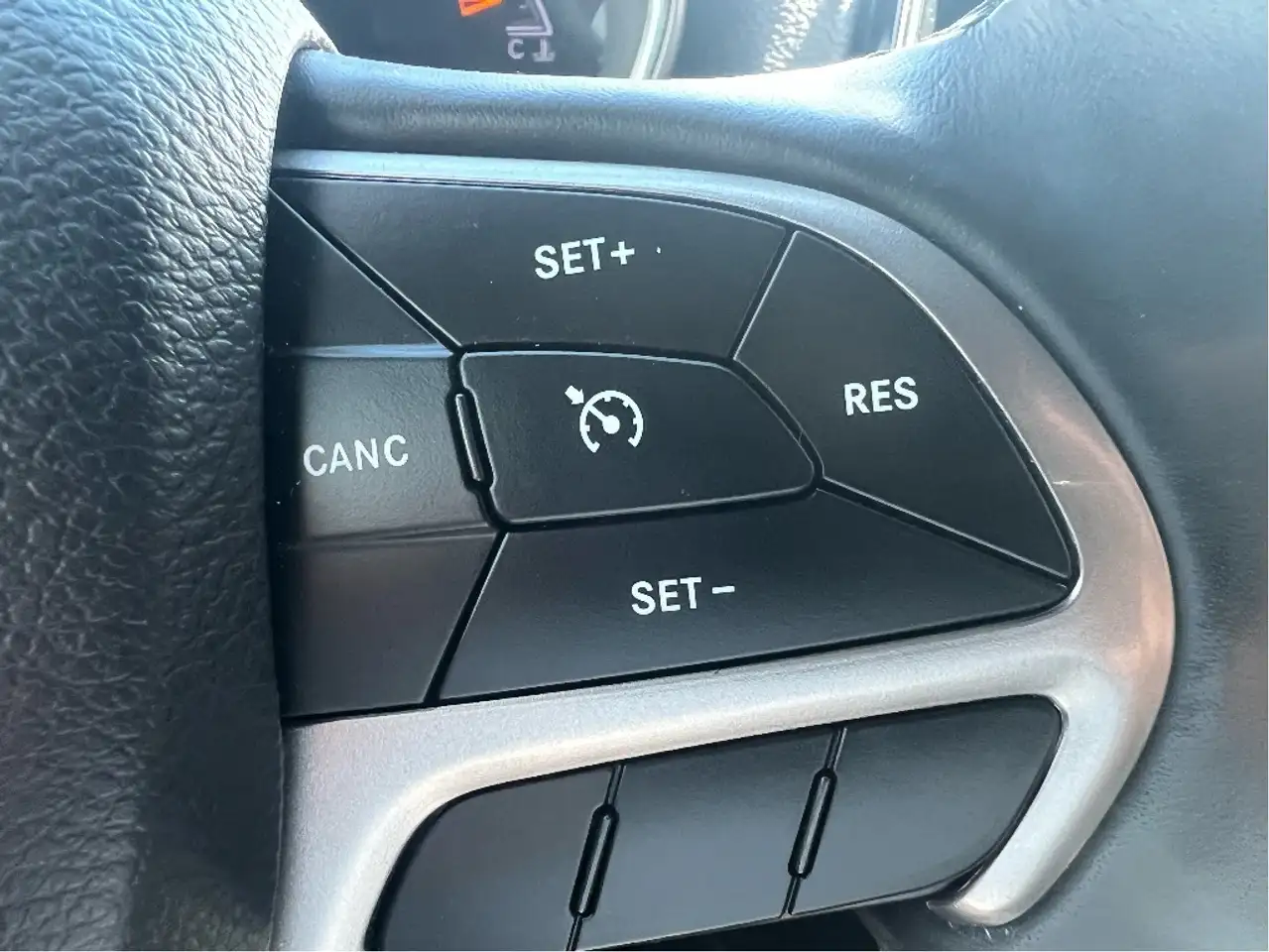 Jeep Grand Cherokee photo Jeep Grand Cherokee