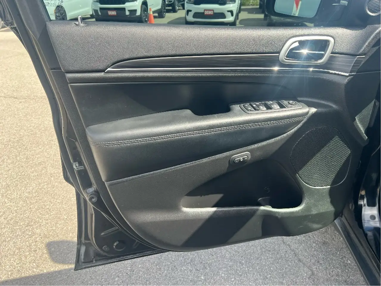 Jeep Grand Cherokee photo Jeep Grand Cherokee