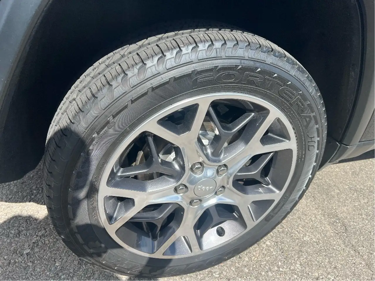 Jeep Grand Cherokee photo Jeep Grand Cherokee