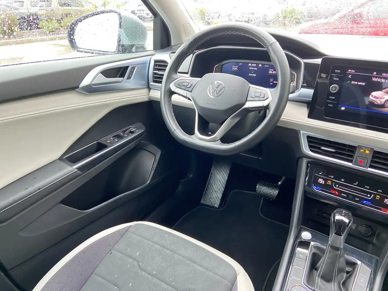 Volkswagen Taos снимка Volkswagen Taos