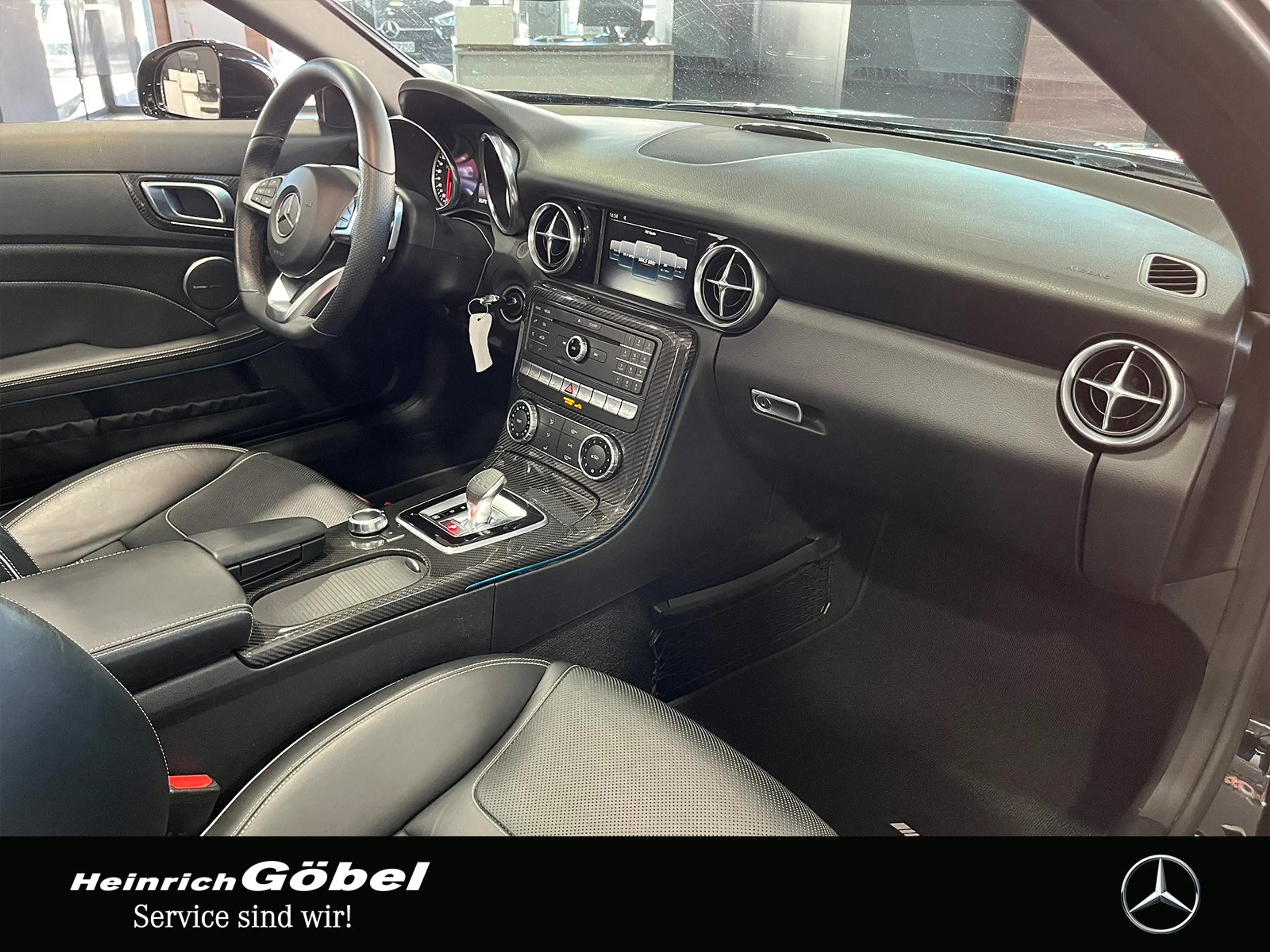 Mercedes-Benz SLC 43 AMG 1.HD+NIGHT-P.+CARBON+ILS+H&K+CARPLAY — photo 11