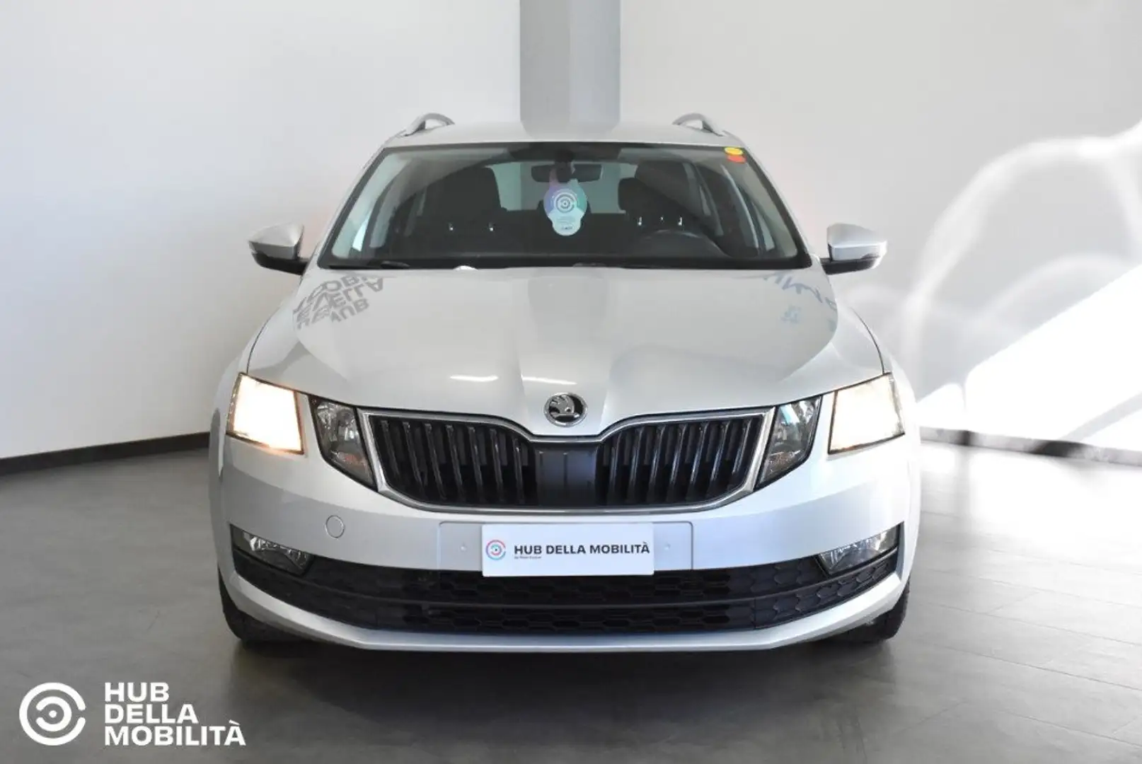 Skoda Octavia 1.5 DSG Wagon Ambition G-Tec Argento - 1