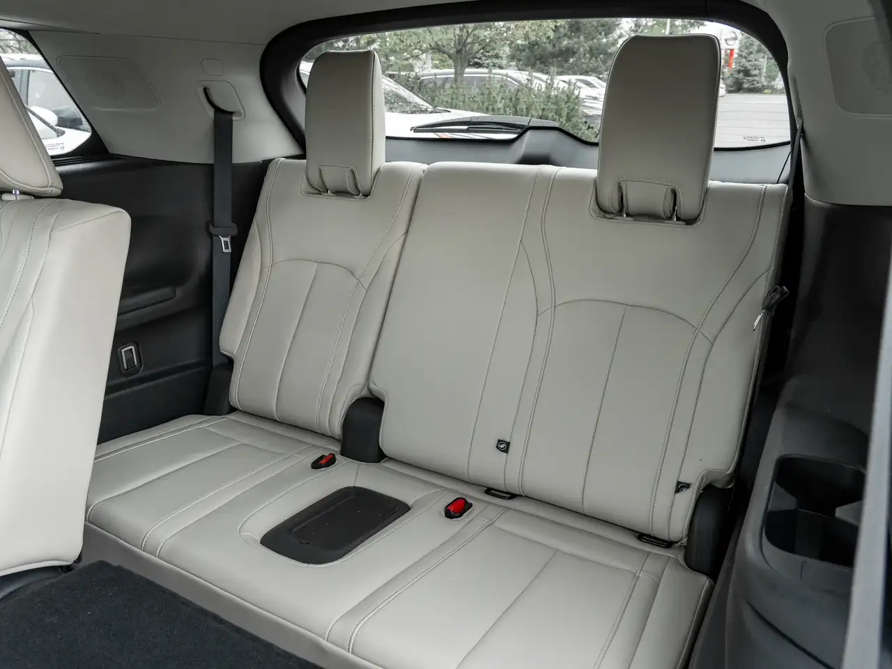 Infiniti QX60 снимка Infiniti QX60