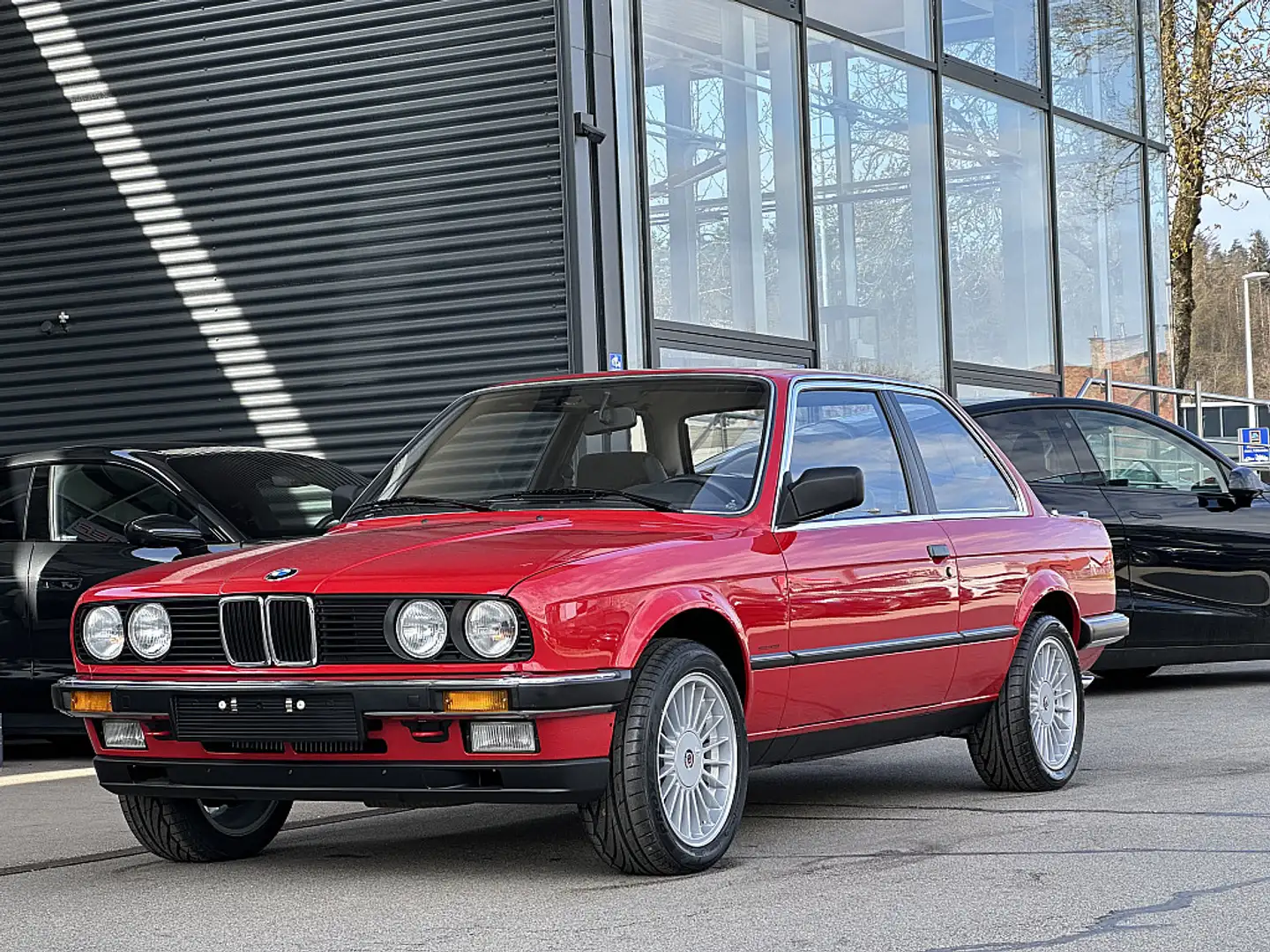 BMW 323 i E30 Vergessener Neuwagen mit originalen 260 k... Rot - 1