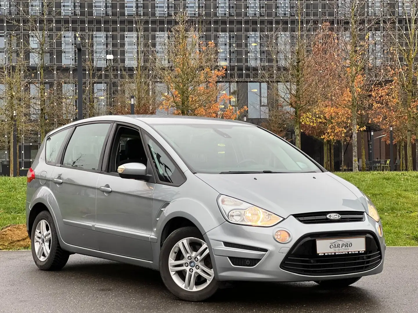 Ford S-Max 7-PLACE AUTOMATIQUE / ATTACHE REMORQUE / 2.0 TDI Gris - 2