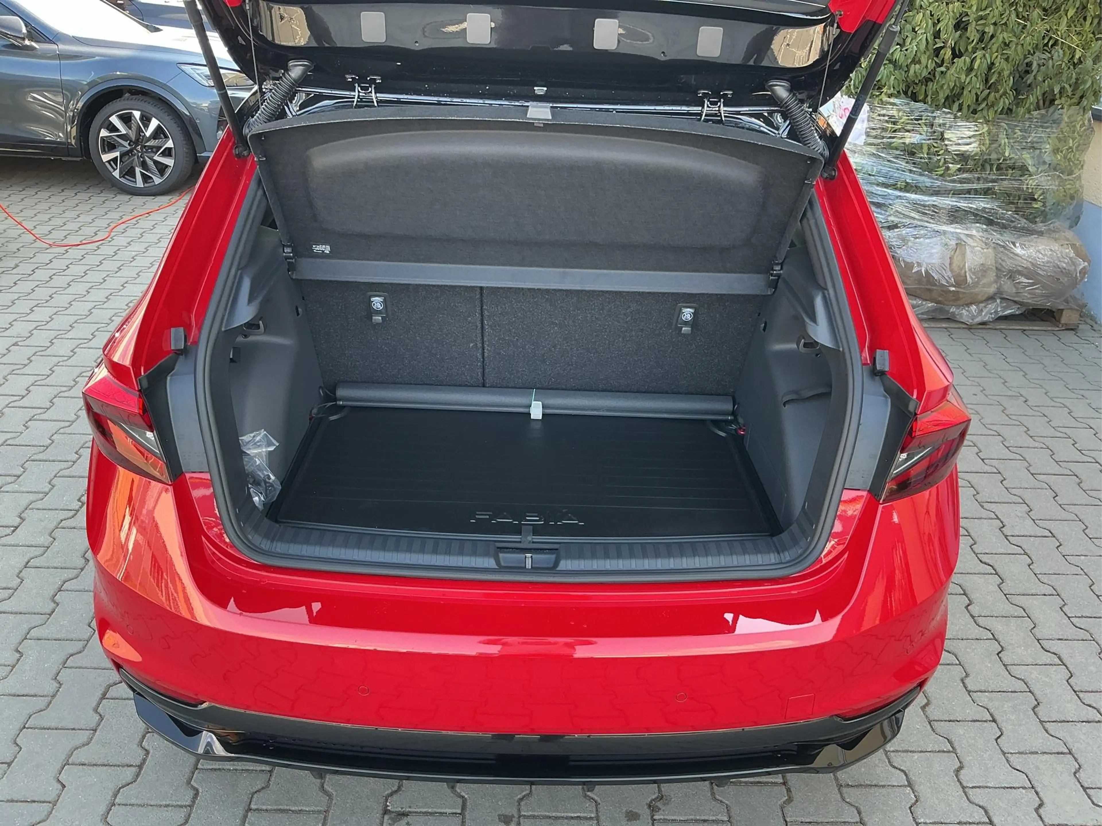 Skoda Fabia Monte Carlo 5J. Garantie ACC Beheizbare WS Dopp... — photo 6