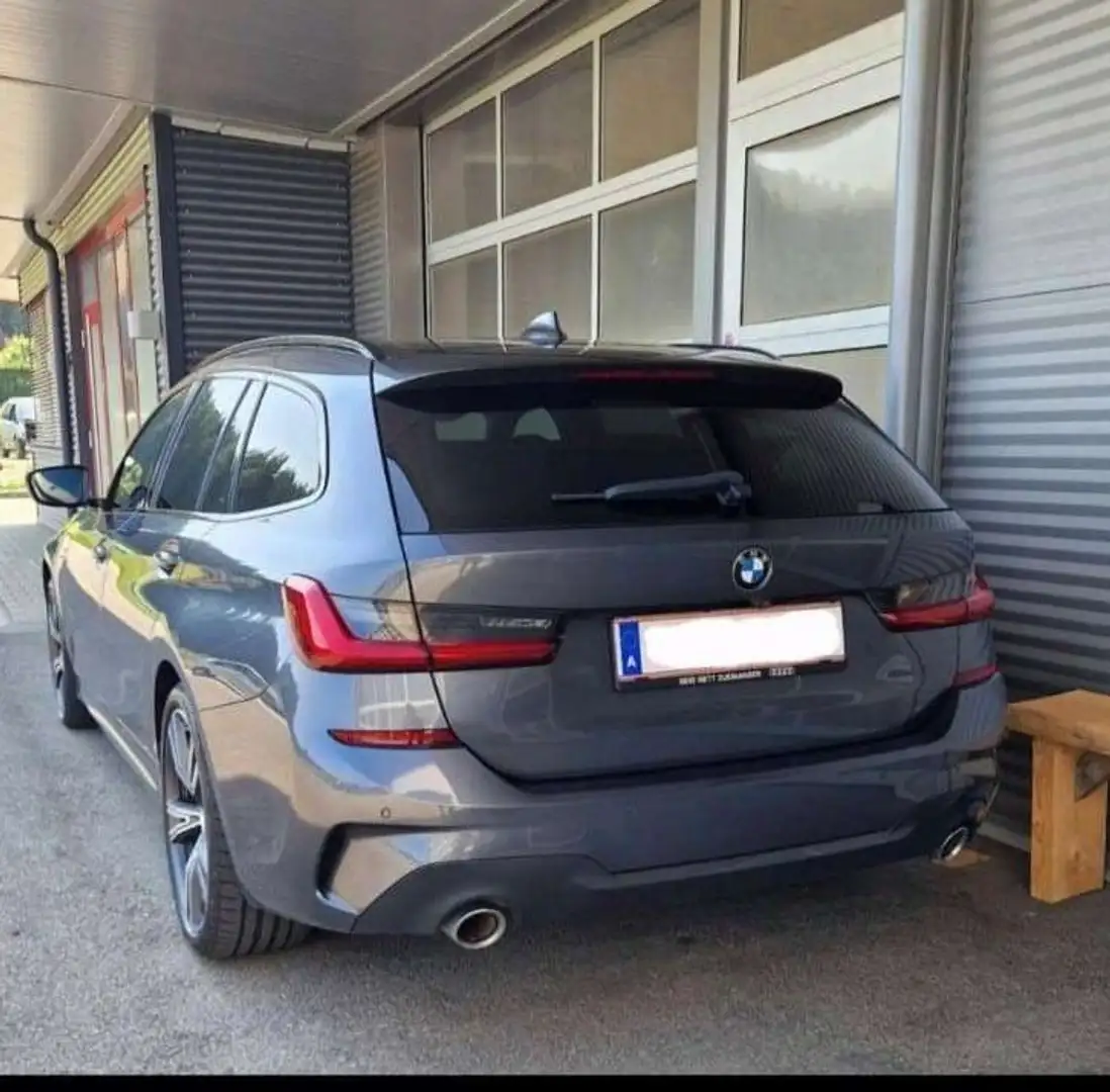 BMW 330 330 e xDrive M Sport Grau - 1
