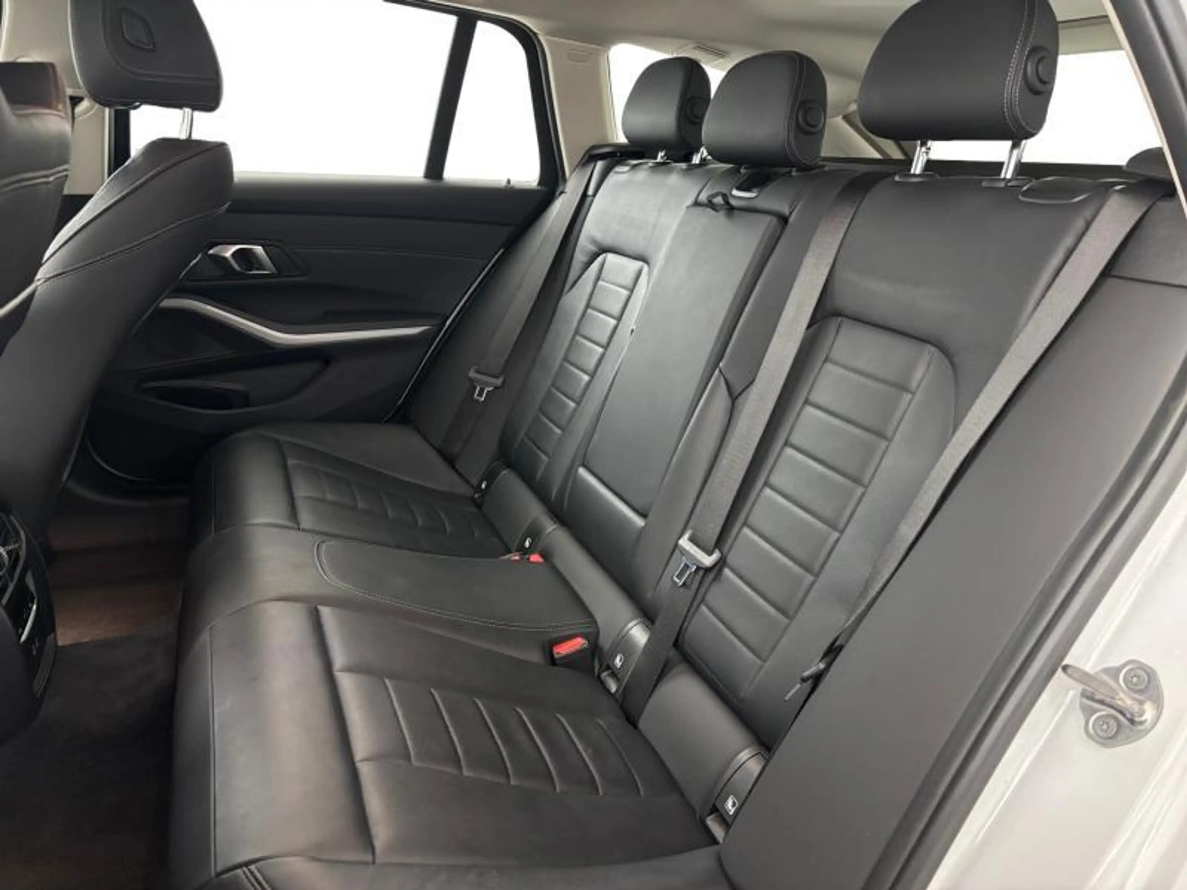 BMW 316 Boite auto*GPS*Capteurs Av/Ar*Carplay*Clim auto — photo 12