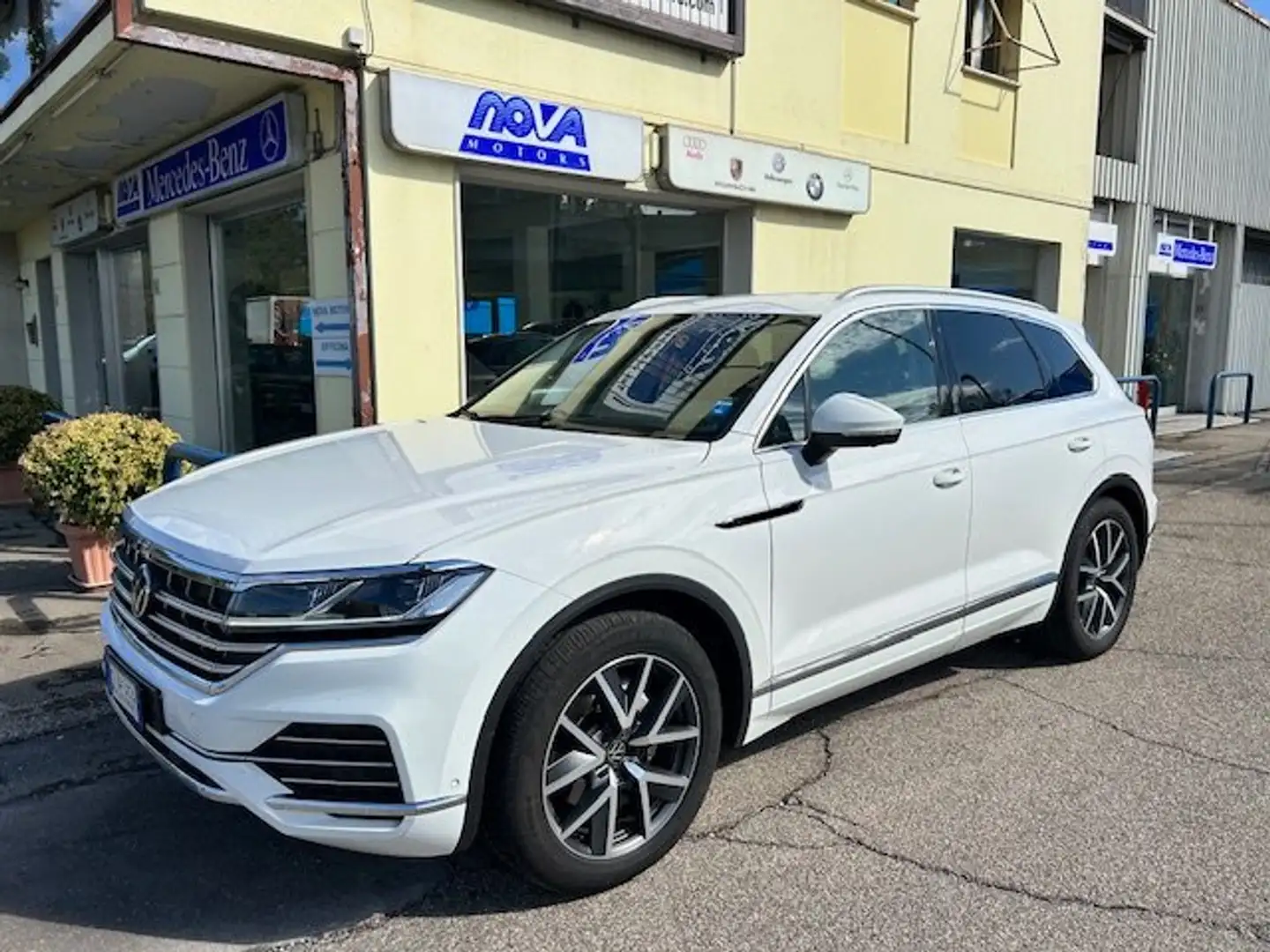 Volkswagen Touareg 3.0 V6 tdi Elegance 286cv tiptronic Bianco - 1