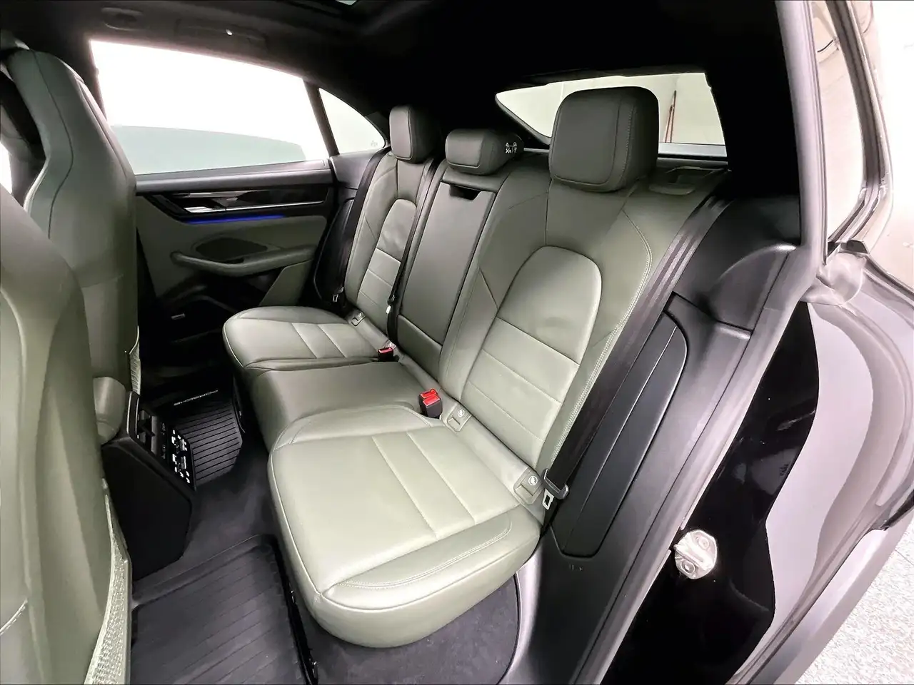 Porsche Macan снимка Porsche Macan