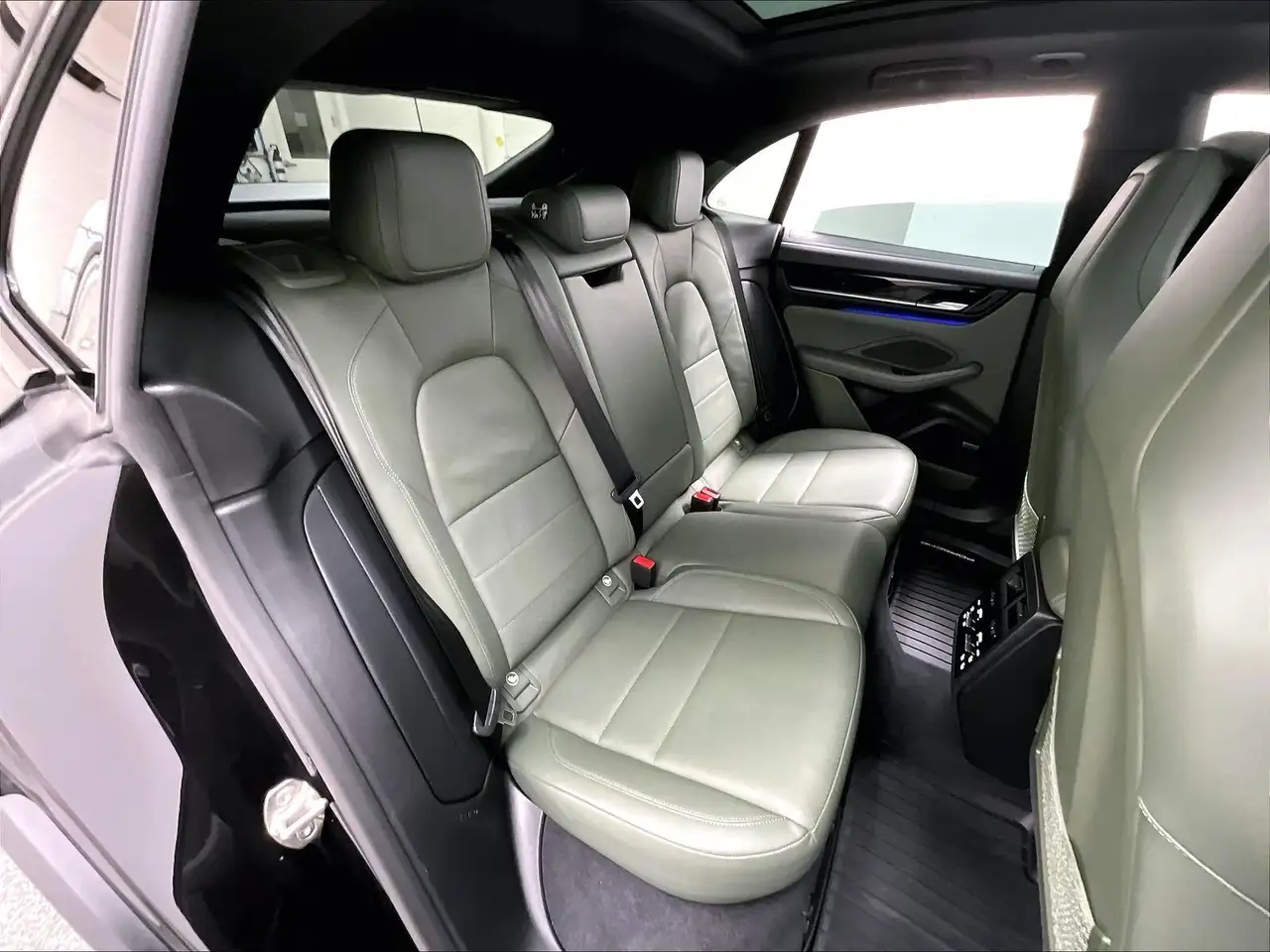 Porsche Macan снимка Porsche Macan
