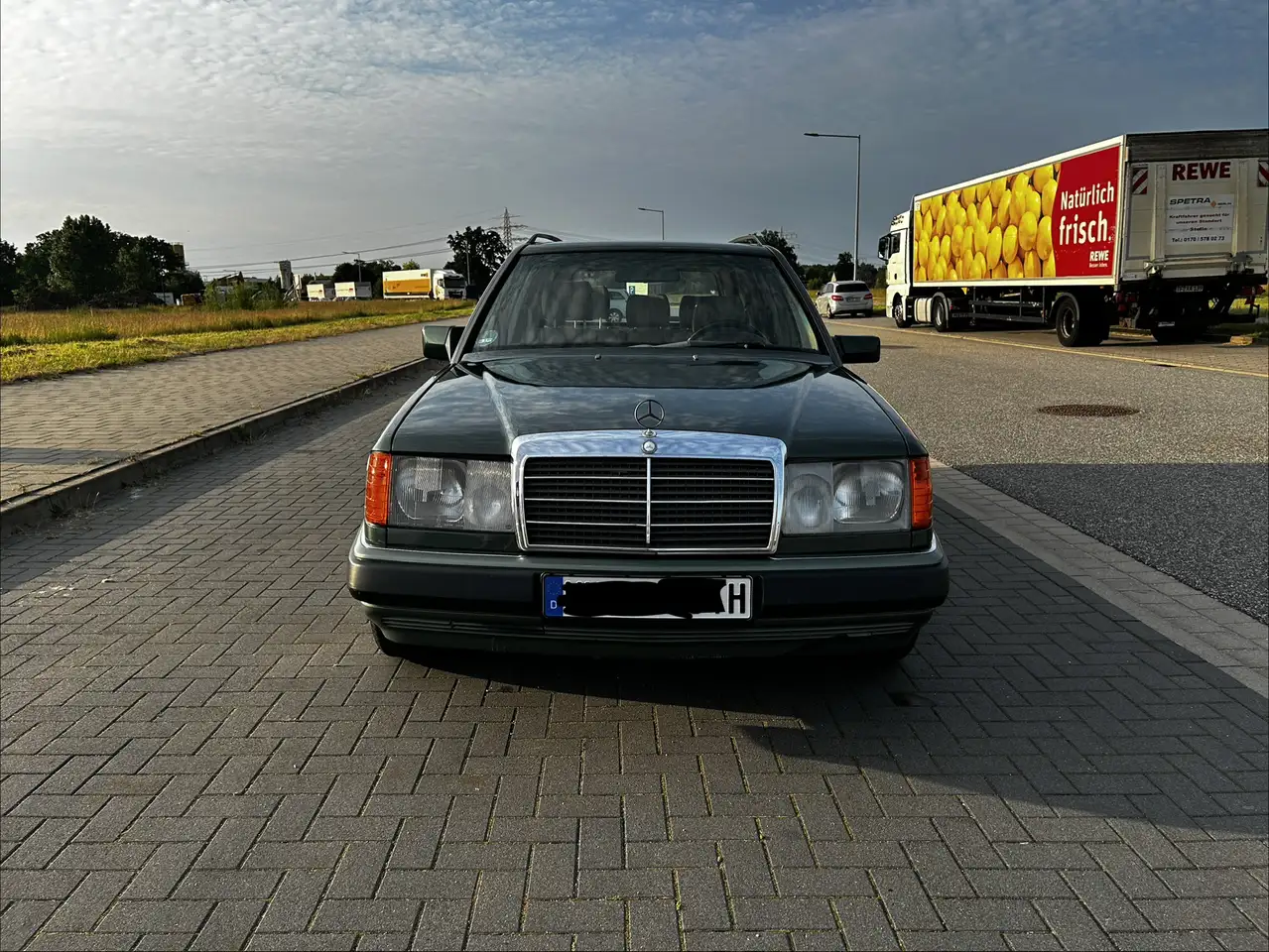 Mercedes-Benz E 230