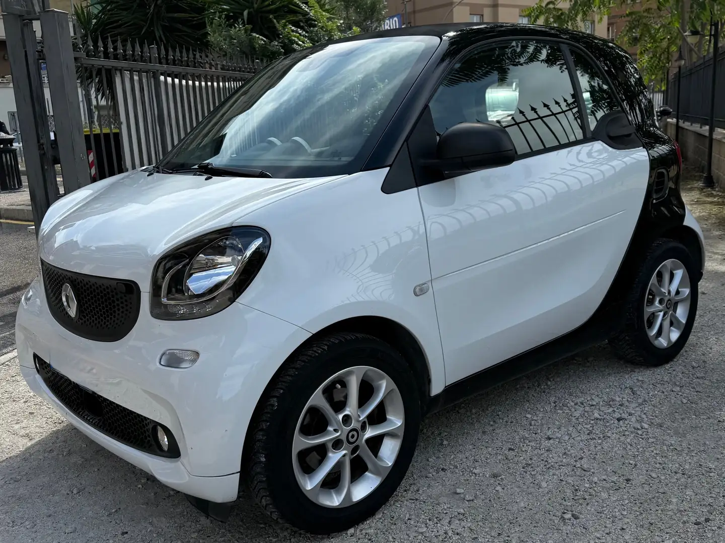 smart forTwo Fortwo 1.0 Youngster 71cv twinamic my18 Blanco - 1
