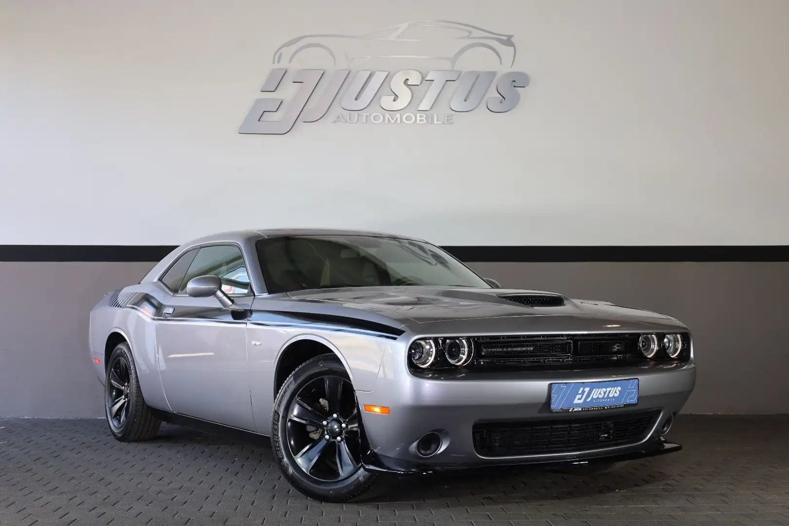 Dodge Challenger 3.6 SXT/TEMP/BTH/RFK/TEMP/AMBIE/R18 Silber - 1
