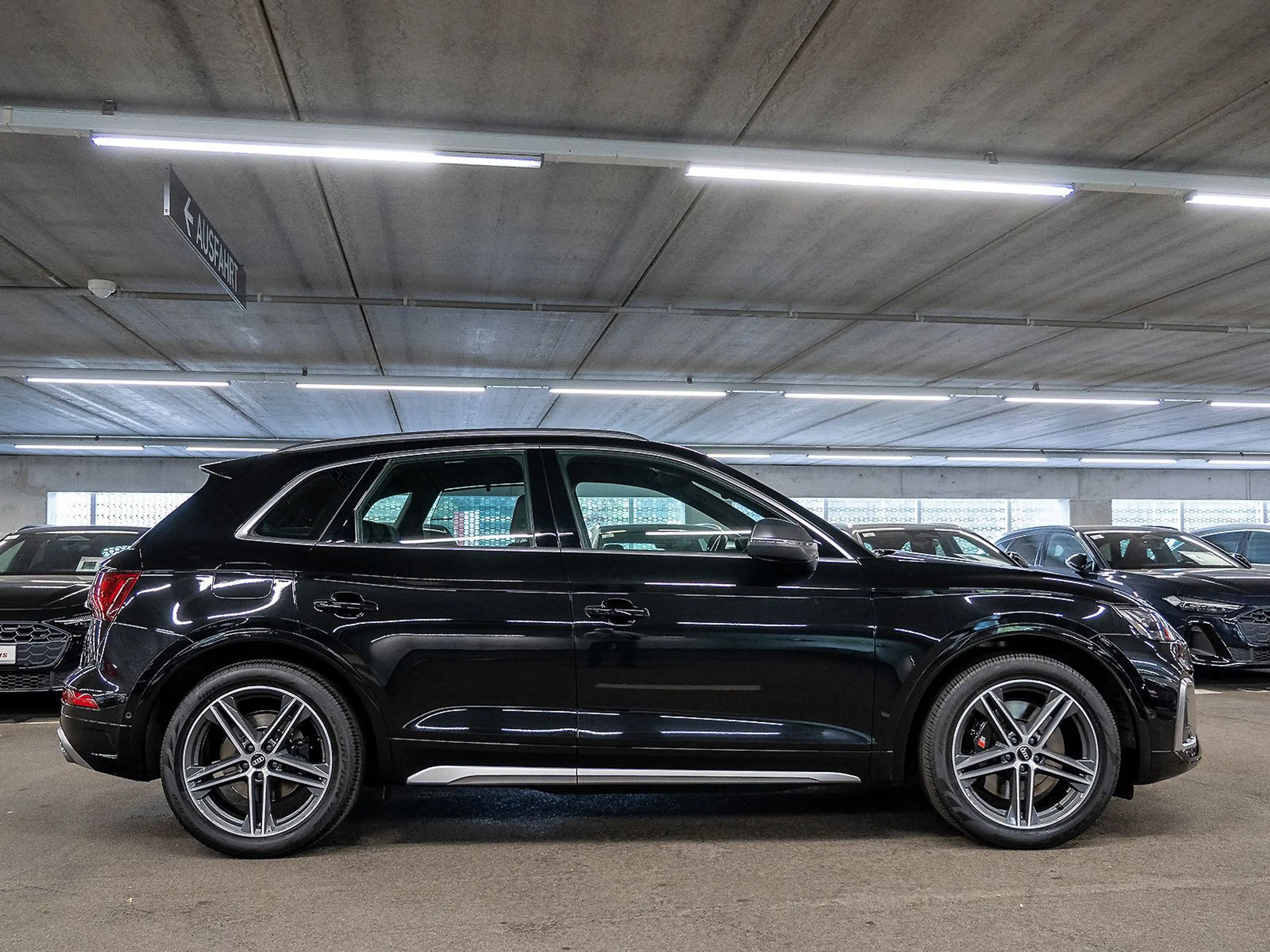 Audi SQ5 V6 TDI quattro HeadUp CarPlay B&O AHK 20'' — photo 7
