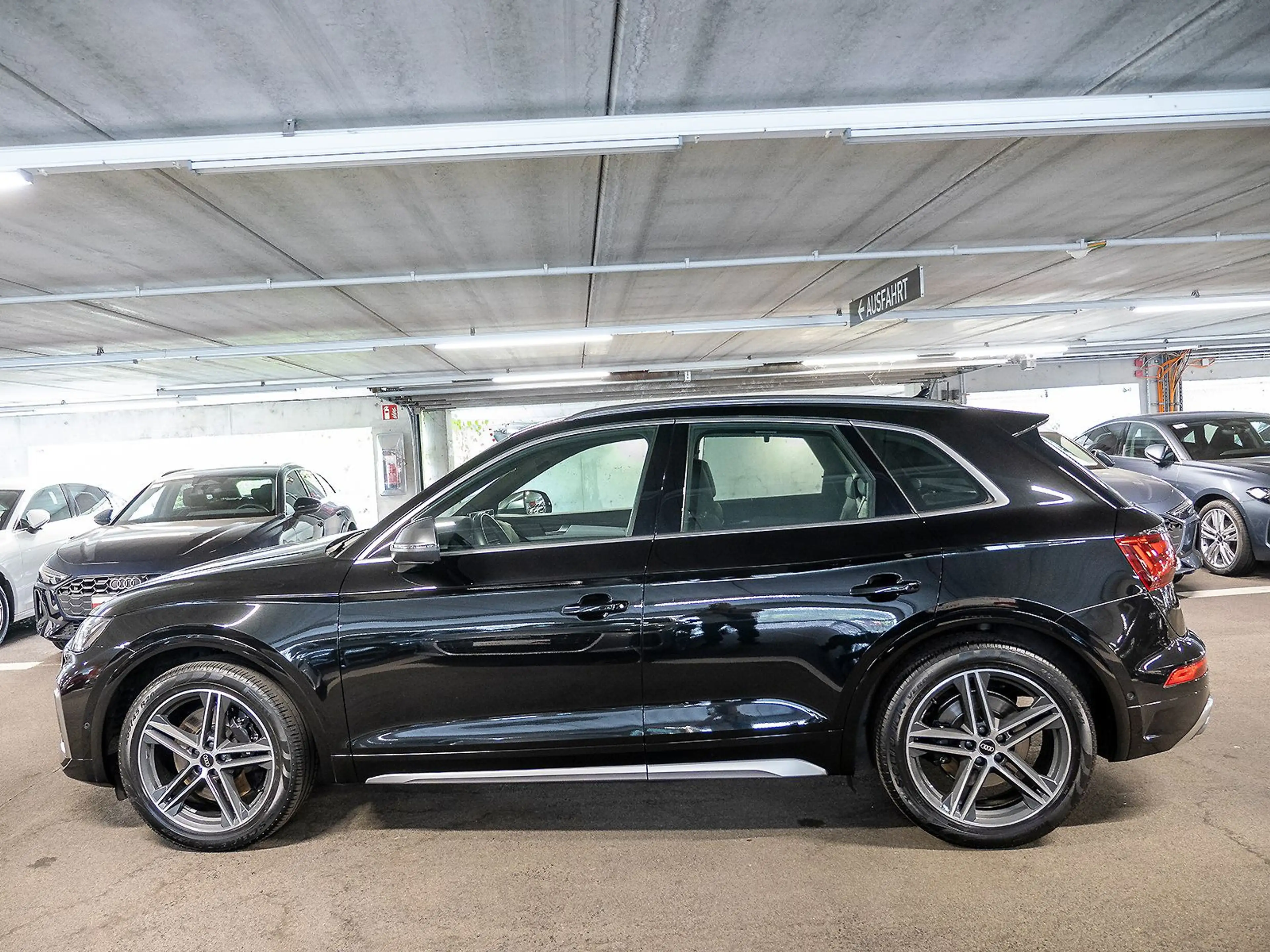 Audi SQ5 V6 TDI quattro HeadUp CarPlay B&O AHK 20'' — photo 6