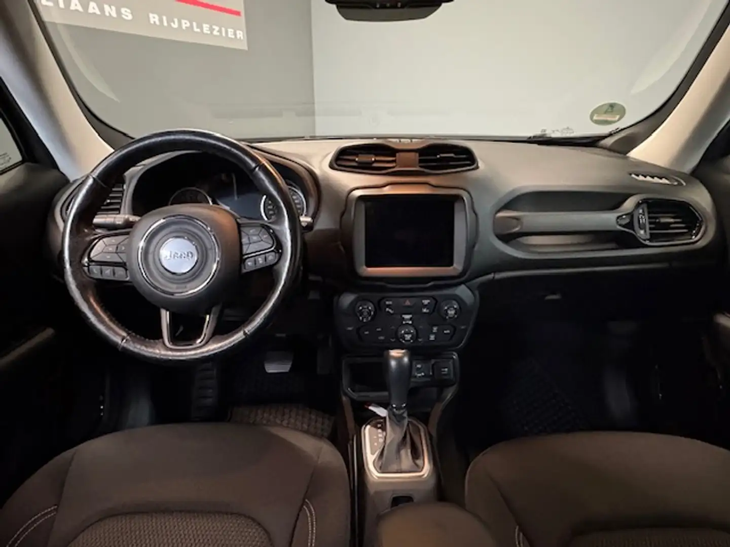 Jeep Renegade 1.3T DDCT S 150pk Automaat 19Inch l.m. velgen, dod Grijs - 2