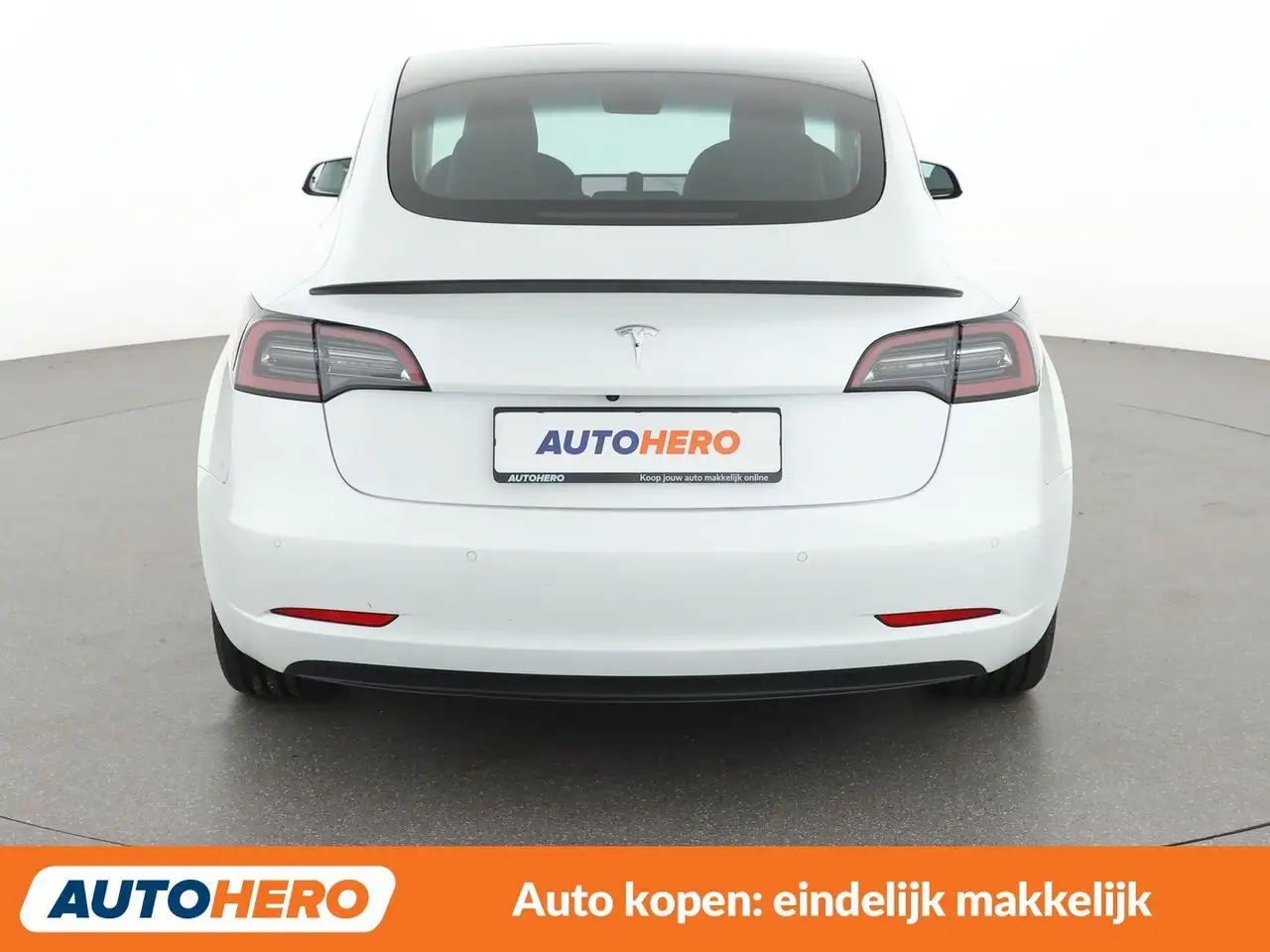 Tesla Model 3 Standard Range Plus, миниатюра 5