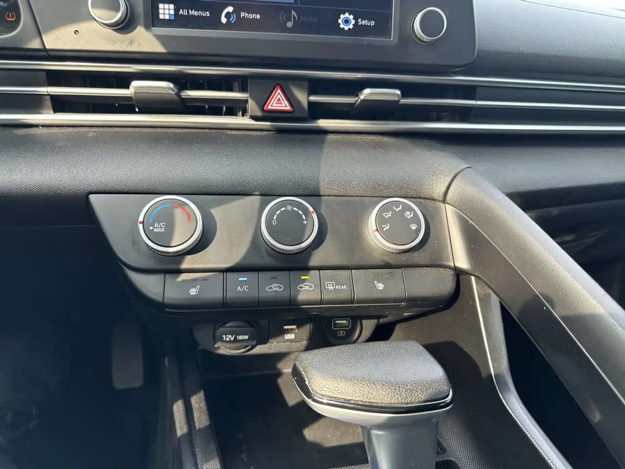 Hyundai ELANTRA снимка Hyundai ELANTRA