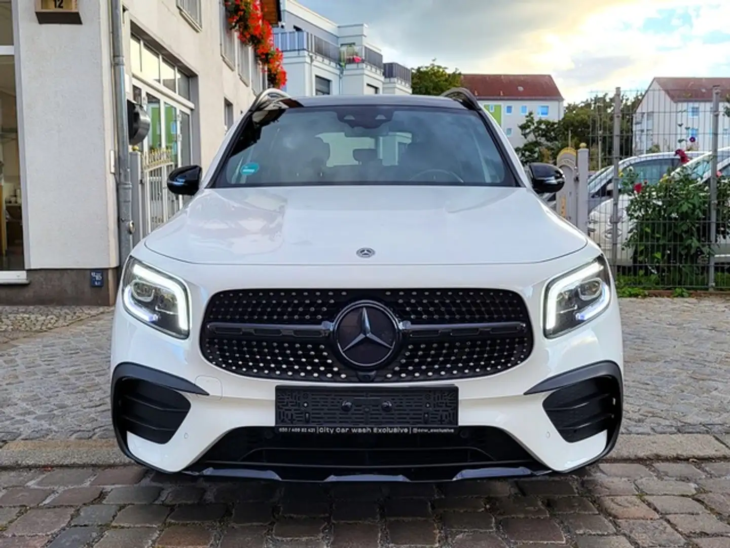 Mercedes-Benz GLB 250 AMG 4M NIGHT PANO SITZHZG MBUX LED Blanco - 2