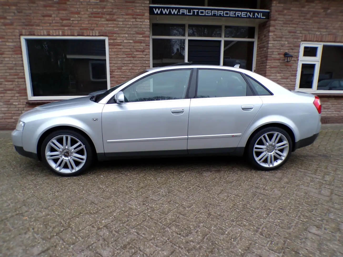Audi A4 Limousine 1.8 Turbo Exclusive MT Gris - 2