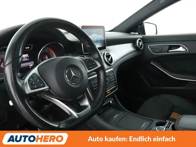 Mercedes-Benz Cla view 11