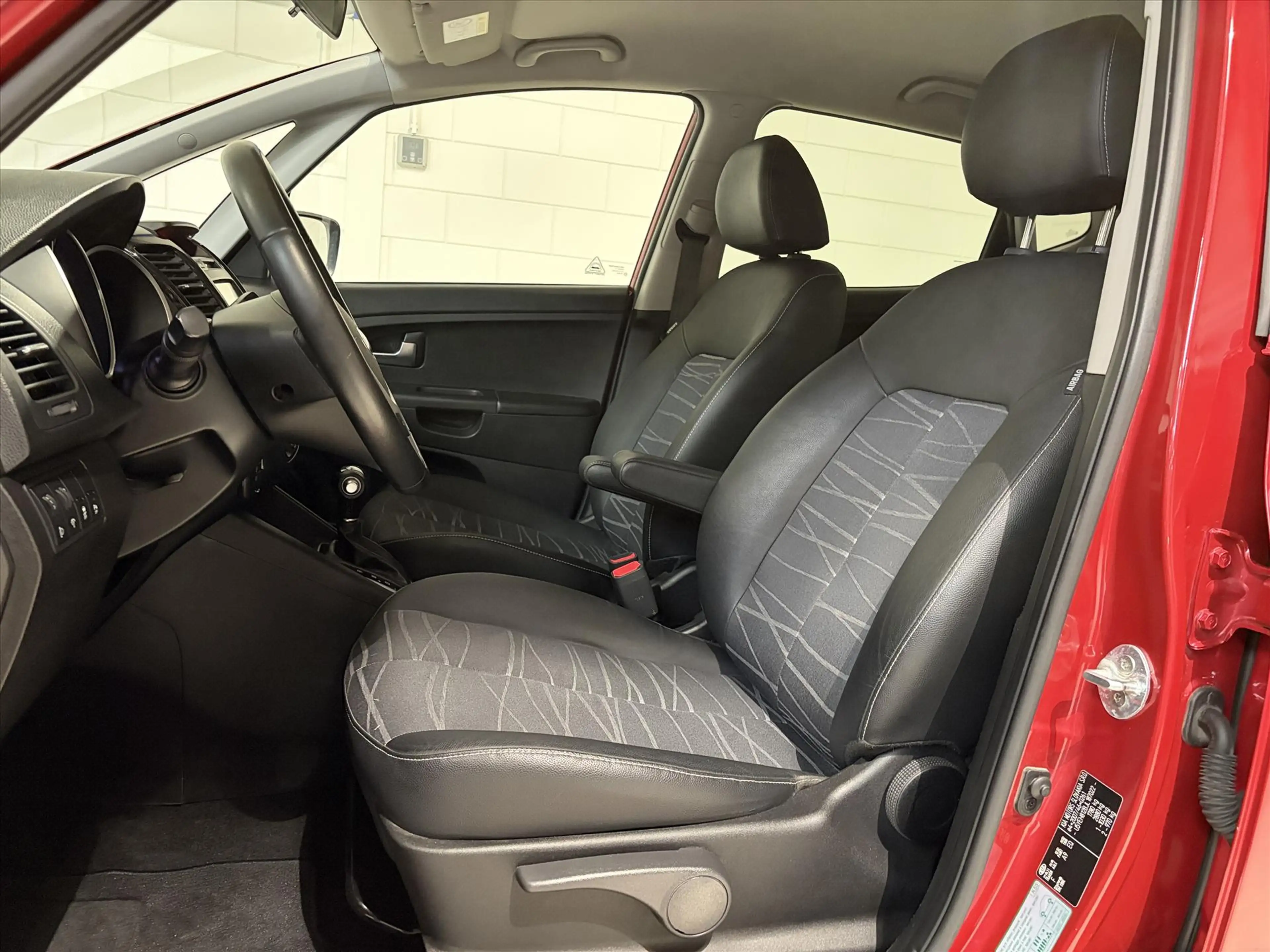 Kia Venga 1.6 CVVT AUT Camera, Cruise, Led, Navi — photo 13