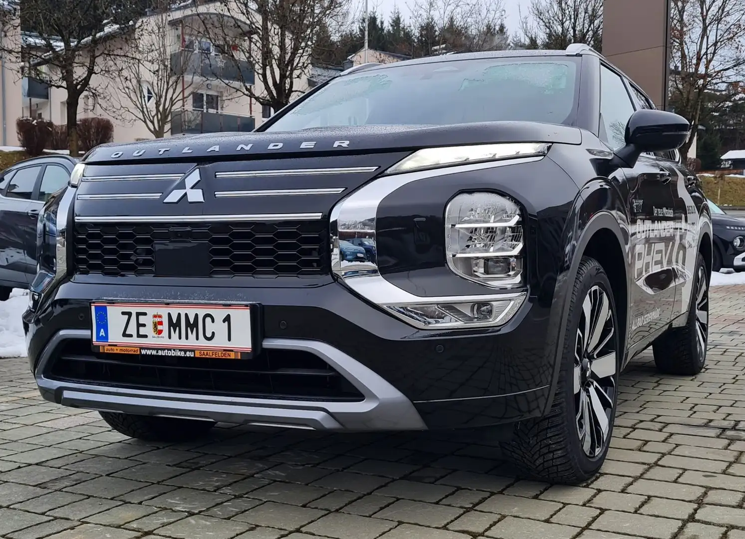 Mitsubishi Outlander PHEV 2,4 4WD Diamond Luxury Leder Braun AT 25 Noir - 1