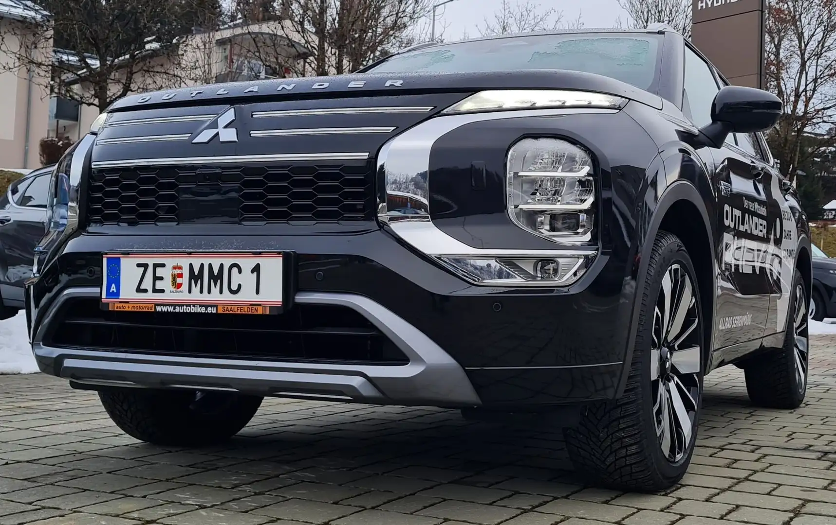 Mitsubishi Outlander PHEV 2,4 4WD Diamond Luxury Leder Braun AT 25 Noir - 2