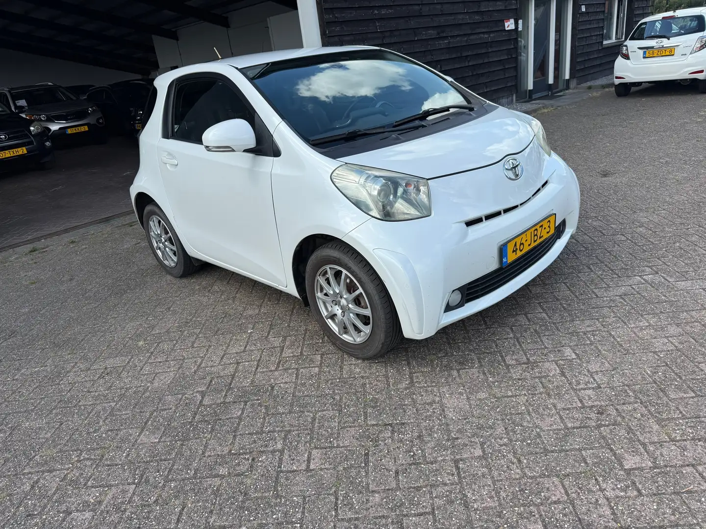 Toyota iQ 1.0 VVTi Aspiration Weiß - 2