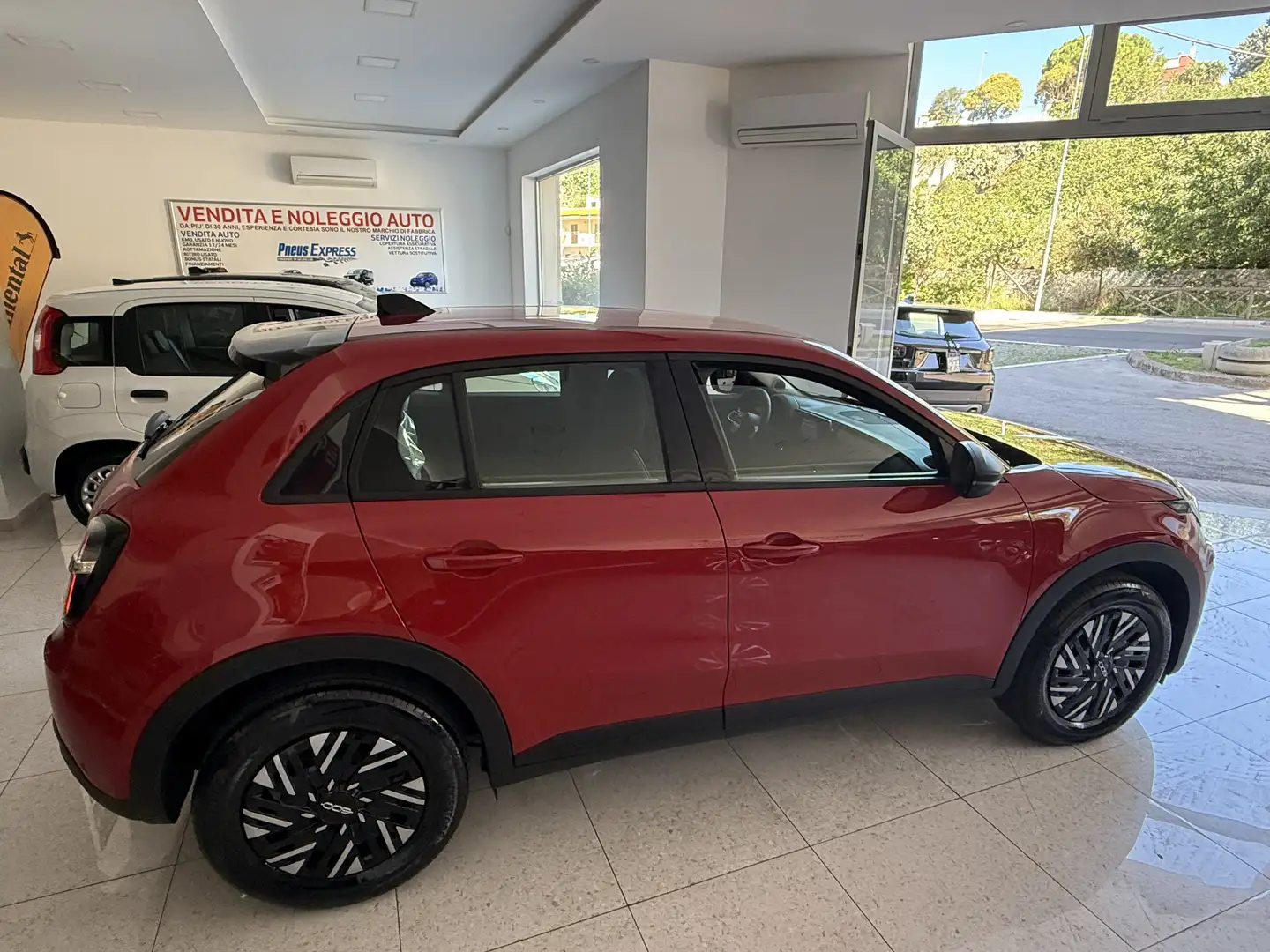 Fiat 600 600 ROSSA KM0 30/09/25 1.2HYBRID 110CV AUTOMATICA Rosso - 2