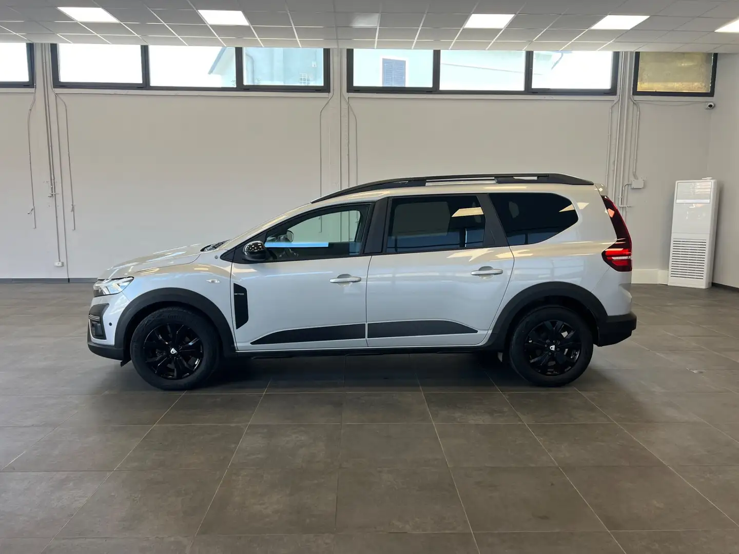 Dacia Jogger 1.0 TCe GPL 100 CV 5 posti Extreme Argento - 2