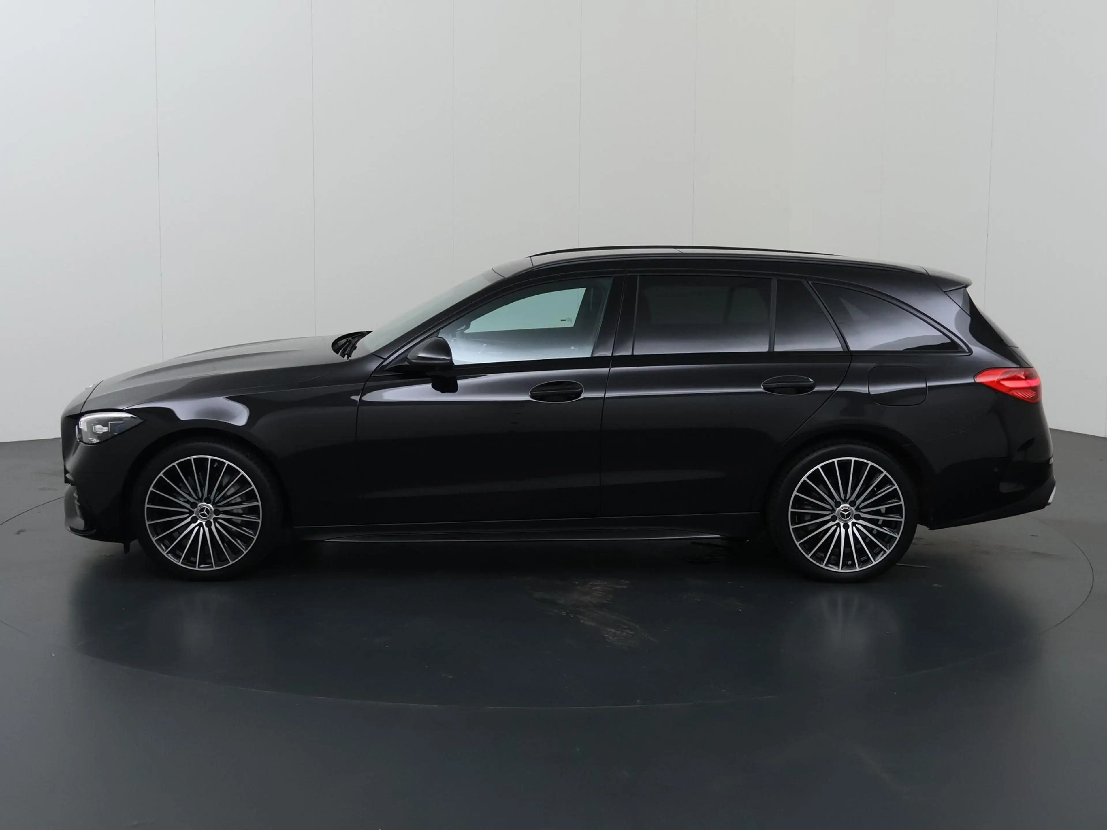 Mercedes-Benz C 300 Estate 300e Business Solution AMG | Panoramaschuif — photo 5
