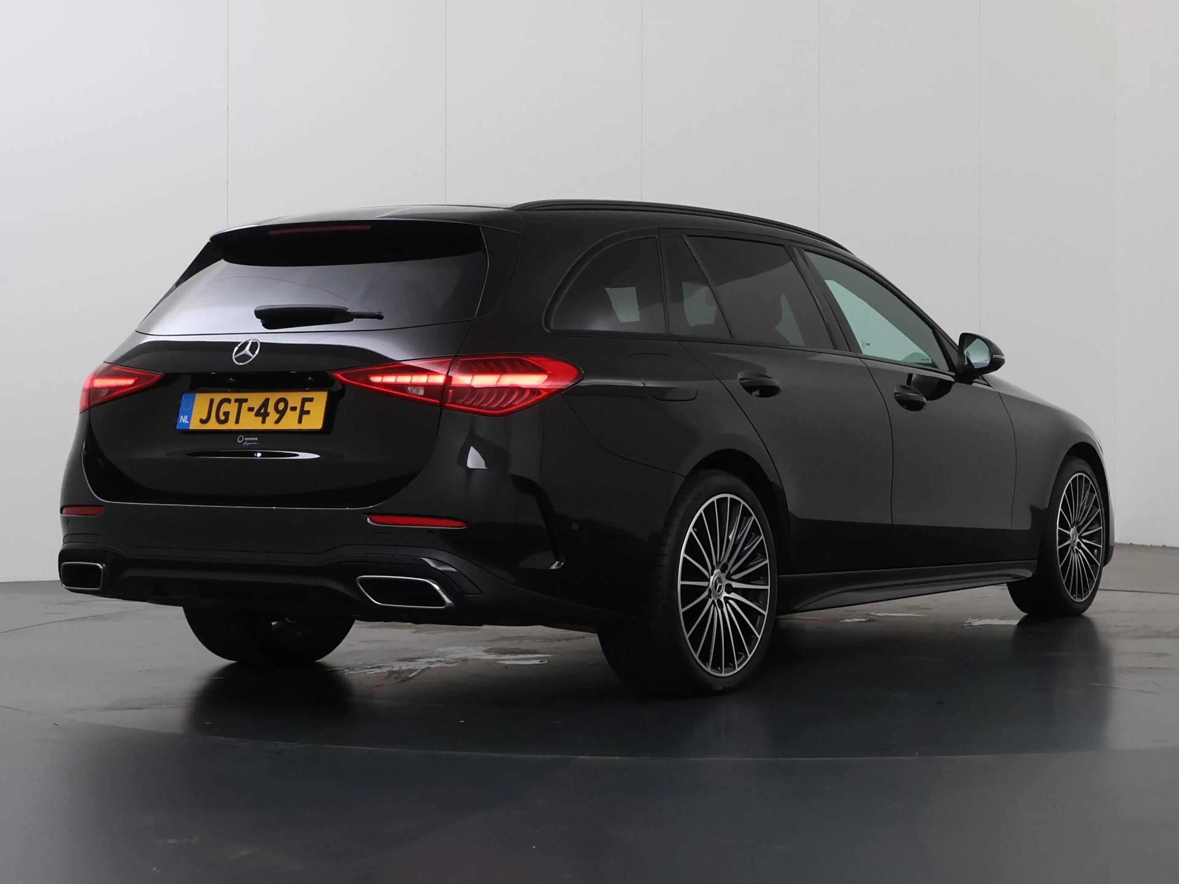Mercedes-Benz C 300 Estate 300e Business Solution AMG | Panoramaschuif — photo 2