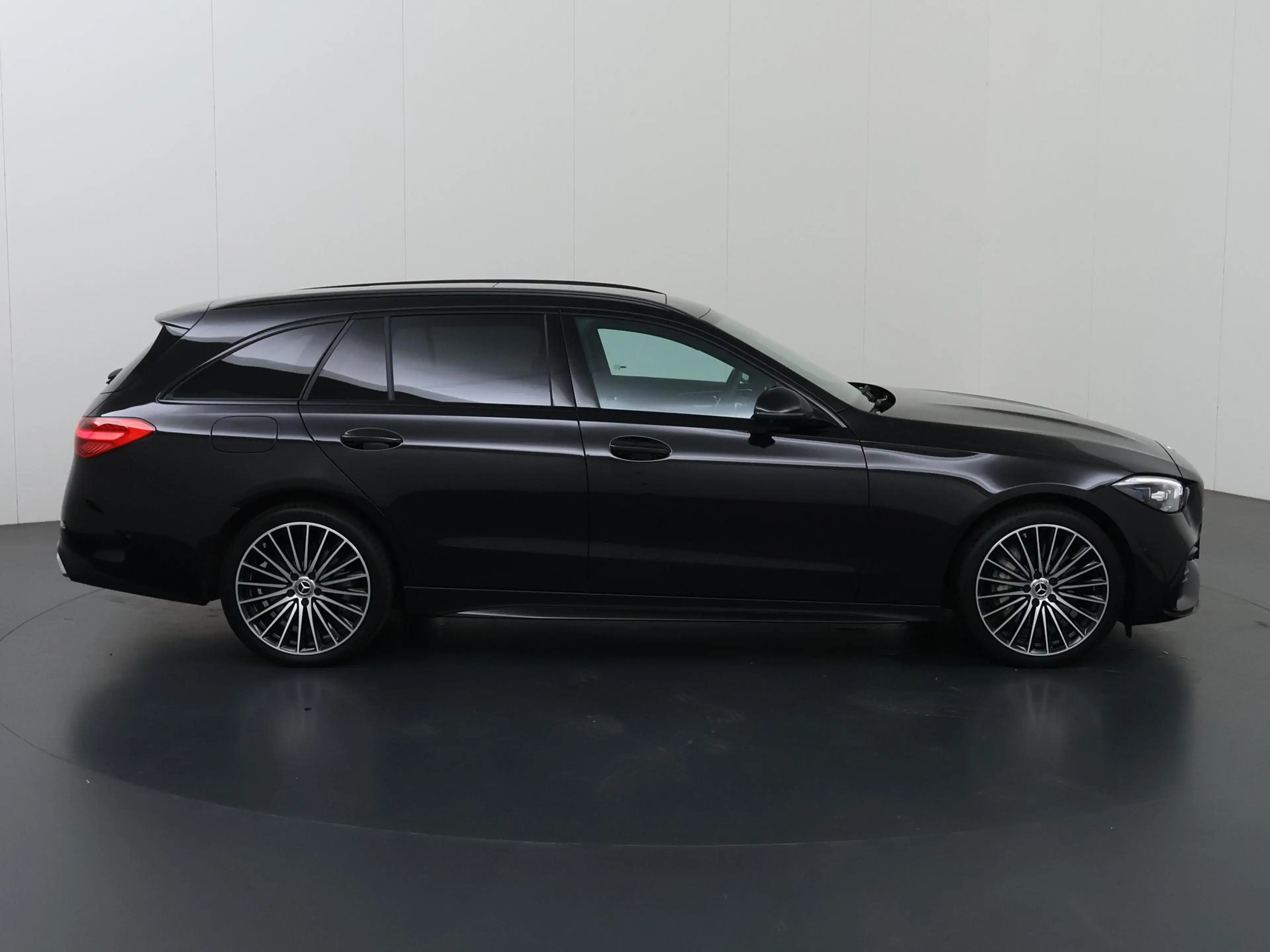 Mercedes-Benz C 300 Estate 300e Business Solution AMG | Panoramaschuif — photo 6