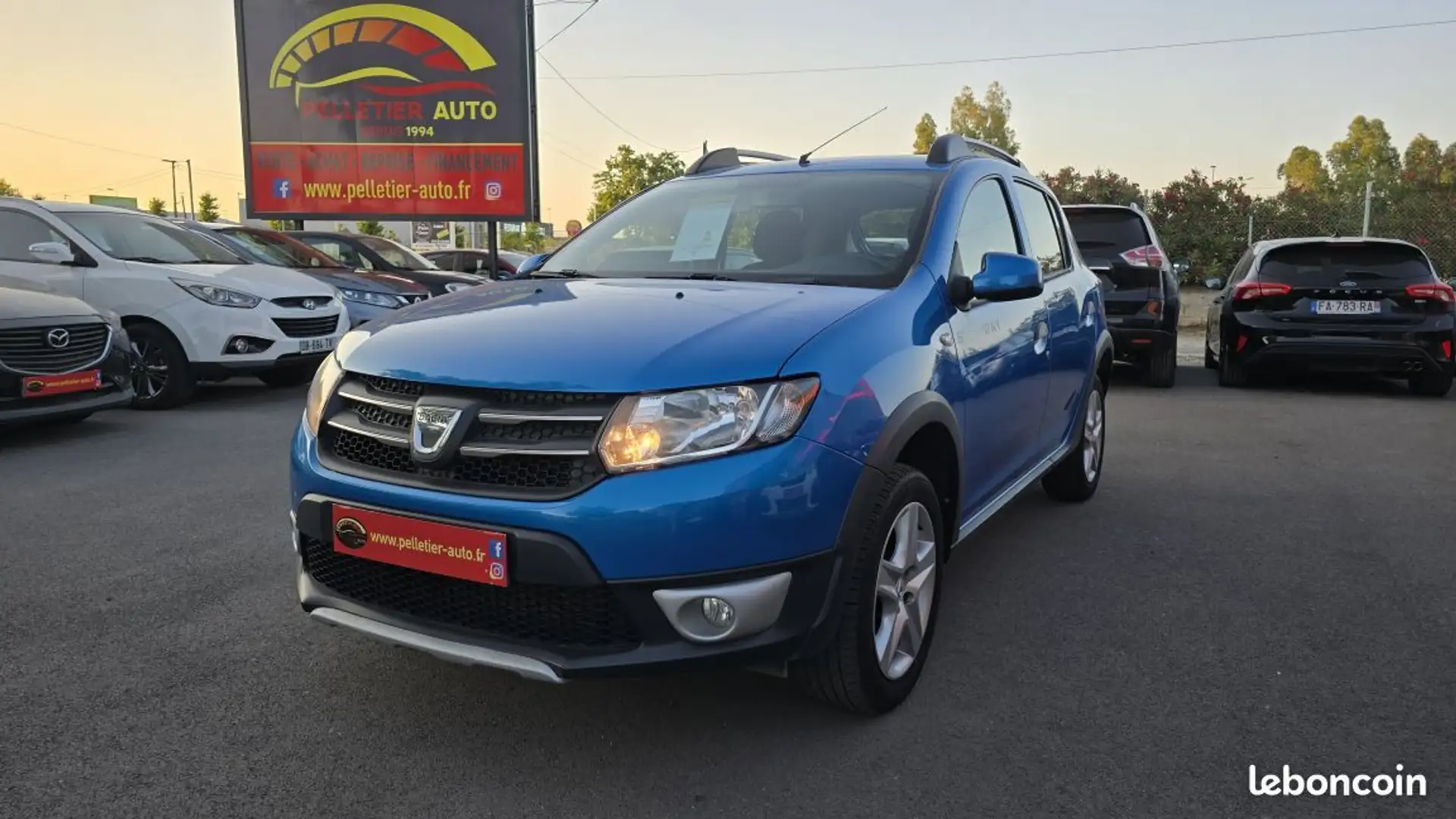 Dacia Sandero TCe 90 Stepway Bleu - 1