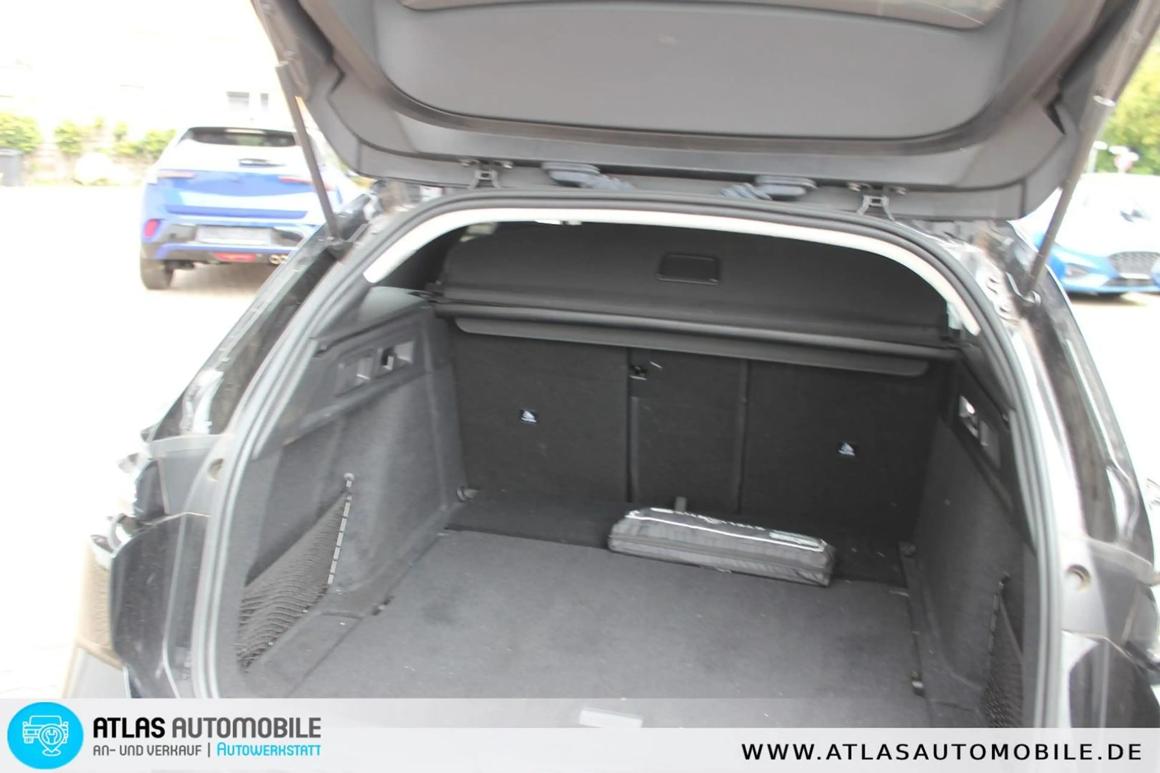 Peugeot 308 SW Allure AUTOMATIK+T-LEDERSITZE+KAMERA+LED — photo 12
