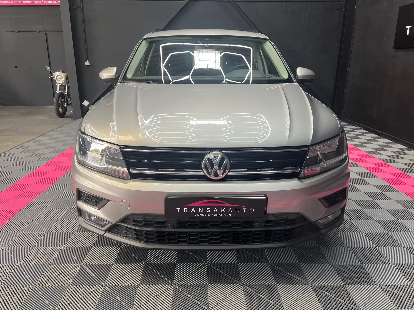 Volkswagen Tiguan Tiguan 2.0 TDi Comfortline BMT Grijs - 2