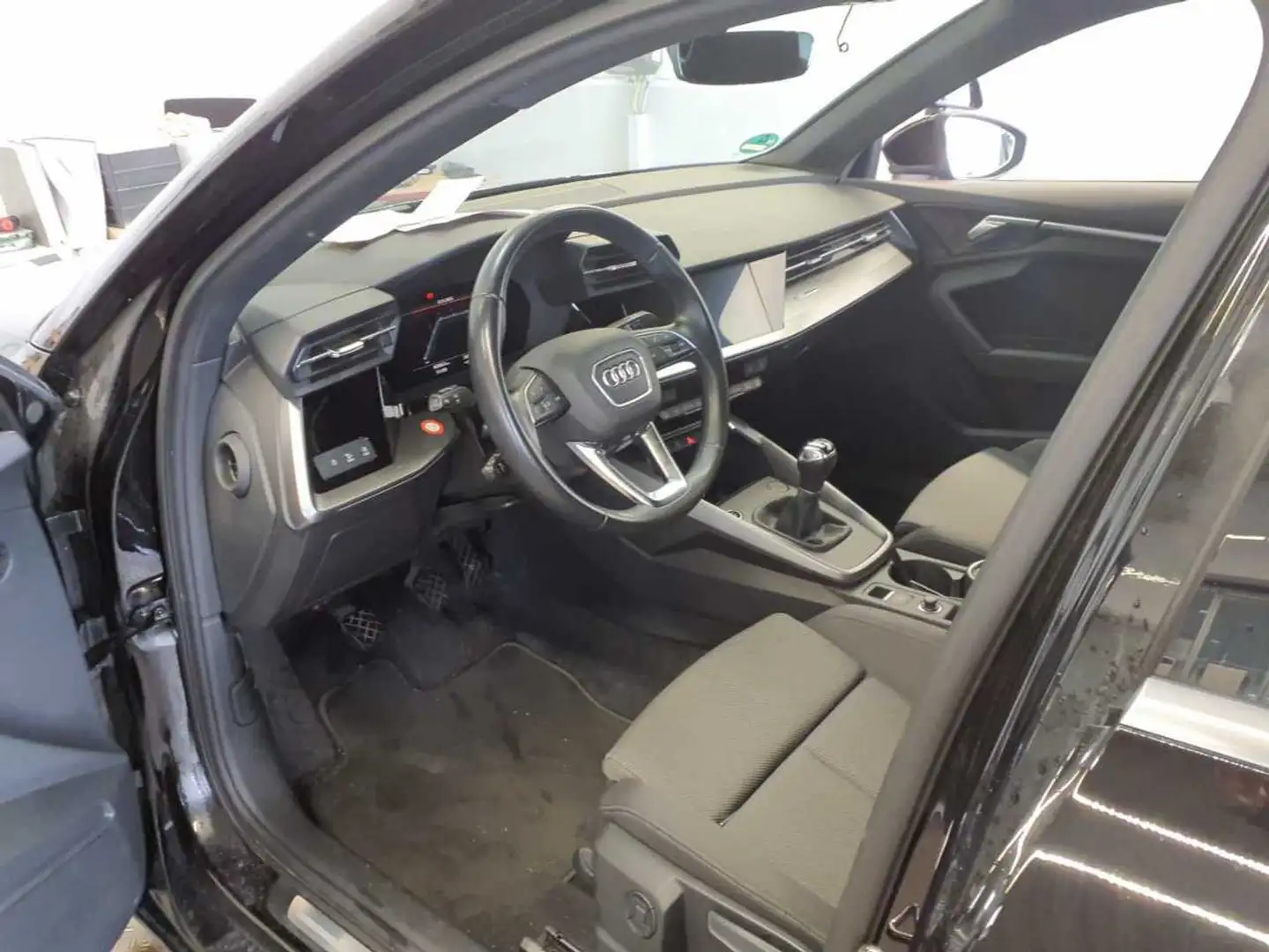 Audi A3 advanced 35 TDI +AHK+KAMERA+VIRTUAL Schwarz - 2