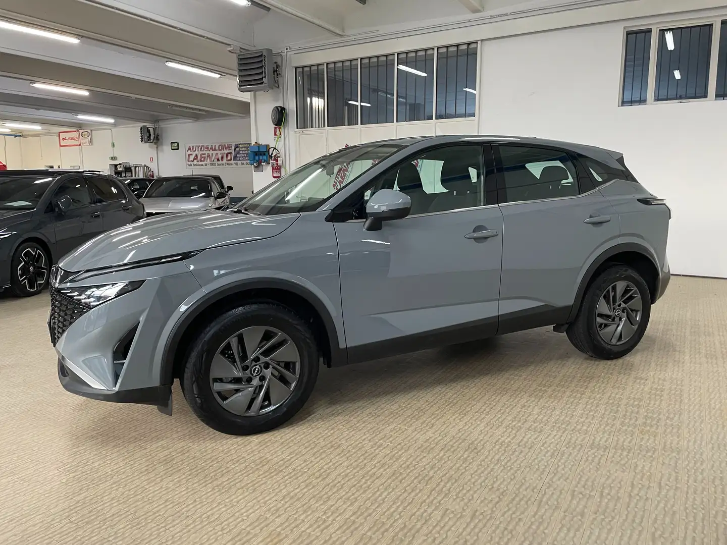 Nissan Qashqai 1.3 mhev Acenta 2wd 158cv xtronic 2025 Km14000 Grigio - 2