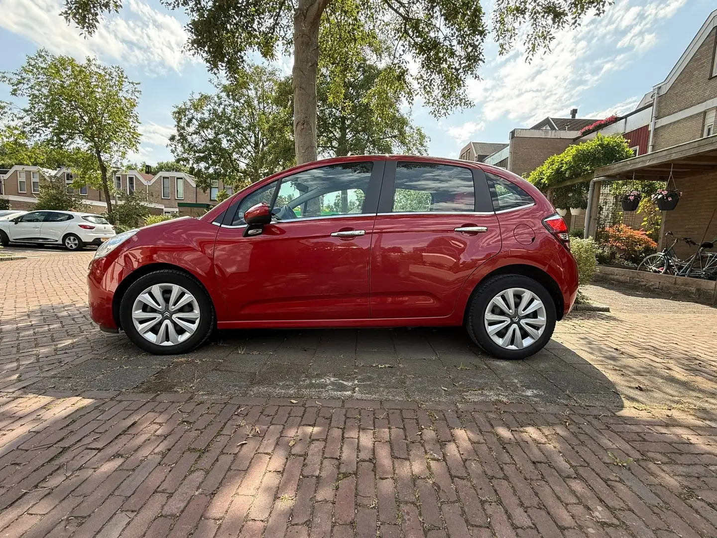 Citroen C3 C3 1.2 PureT Collection - dealer onderhouden Rood - 2